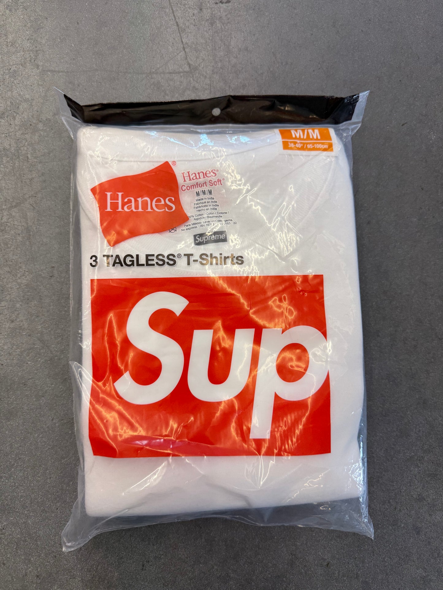 SUPREME HANES TAGLESS T-SHIRTS WHITE 3 PACK (M)