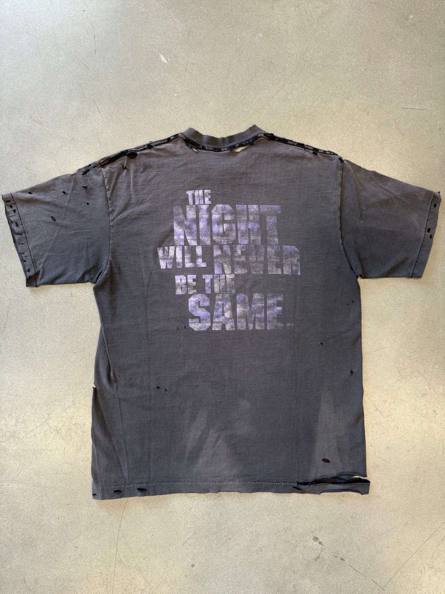 90S GARGOYLES THRASHED TEE (GIANT TAG)
