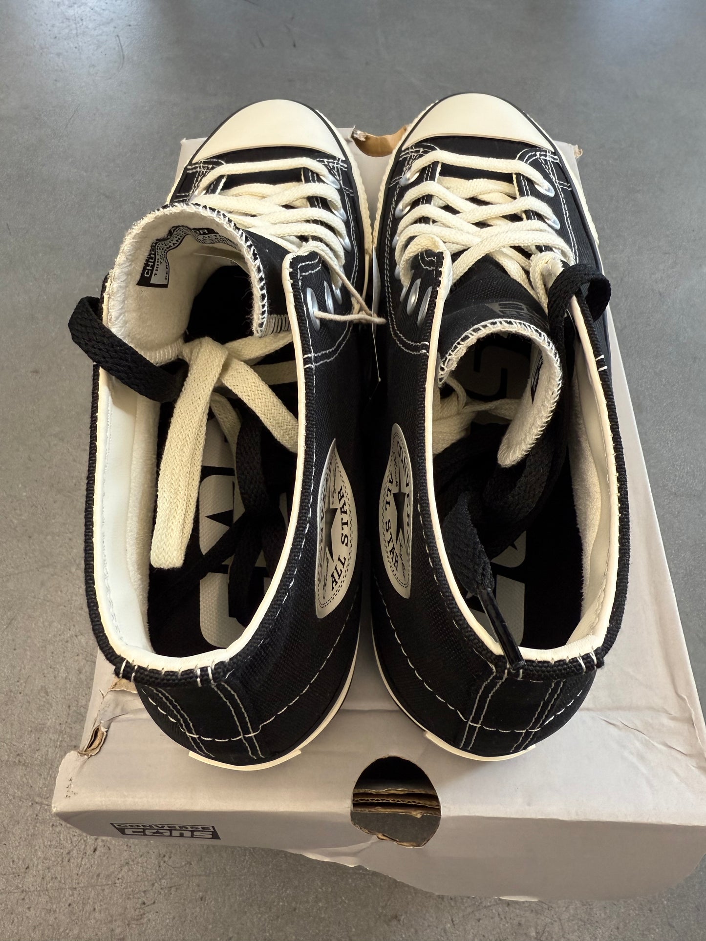 SIZE 8 CONVERSE CHUCK 70 HI - BLACK (WITH BOX)