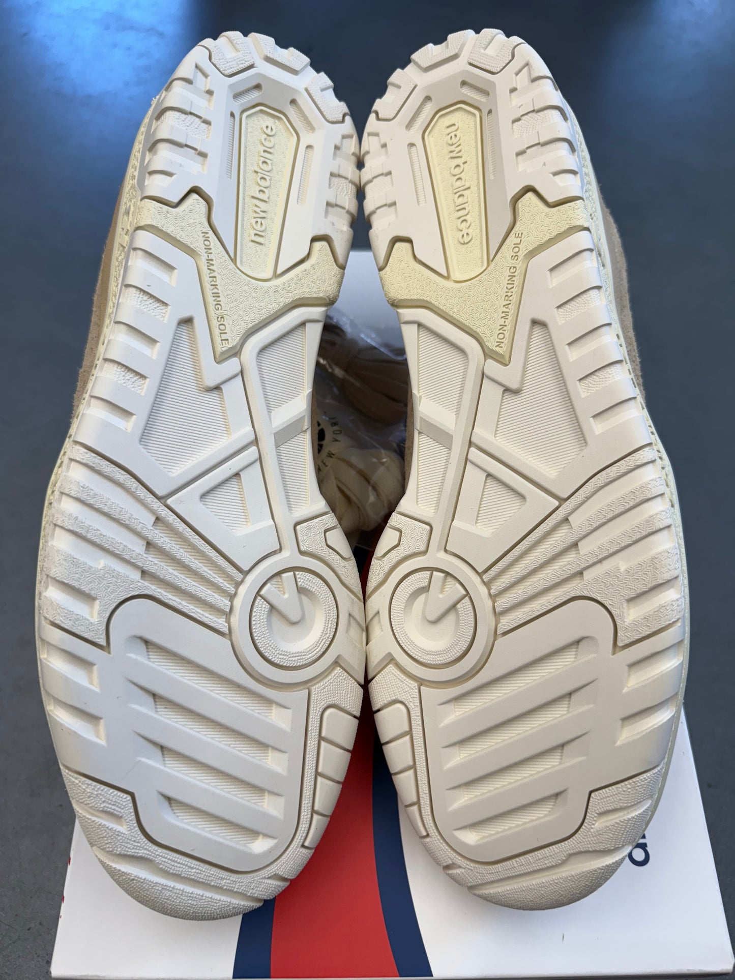 2023 SIZE 11 NEW BALANCE 550 AIME LEON DORE TAUPE SUEDE (NEW WITH BOX)