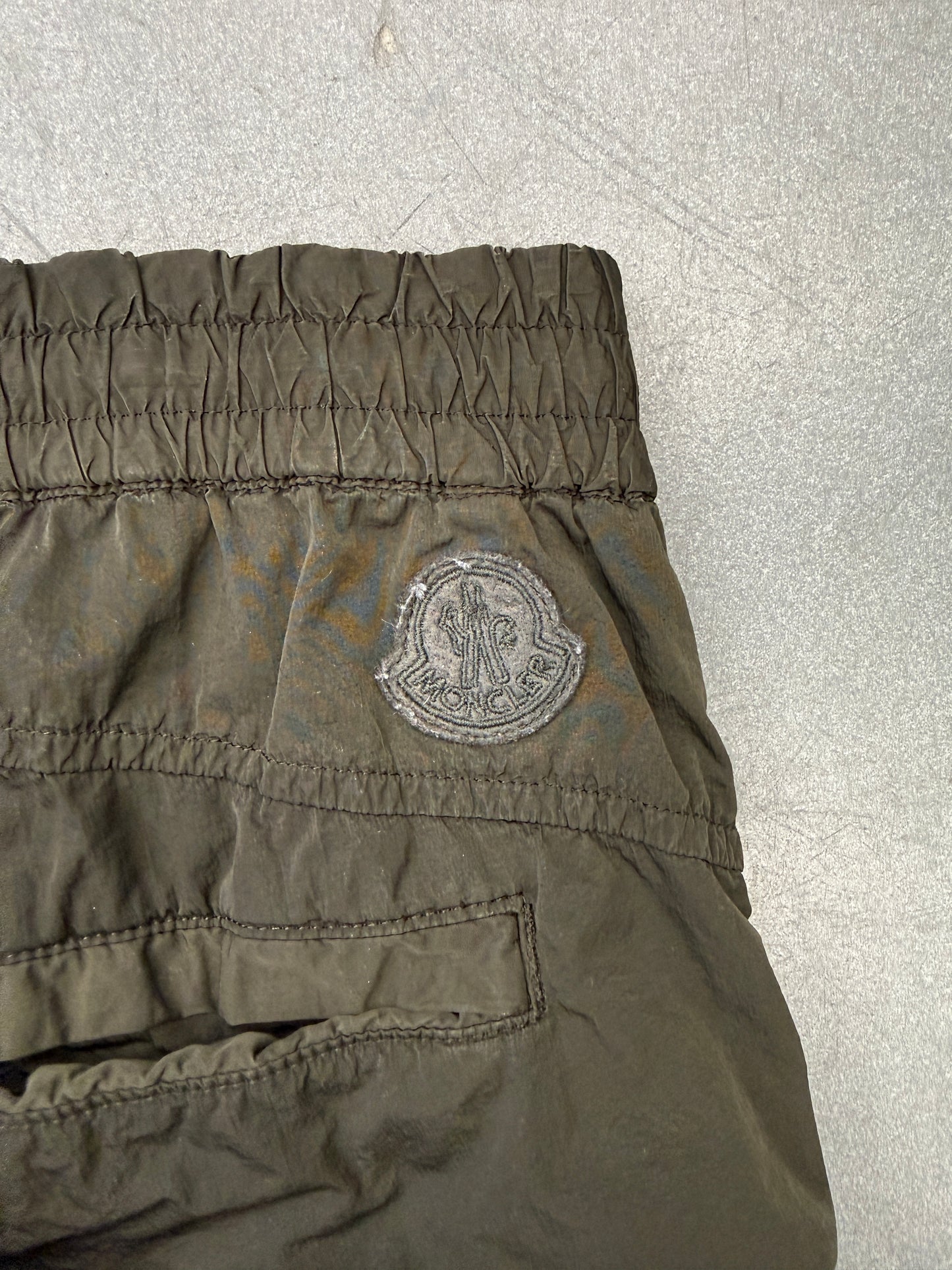 MONCLER GENIUS 2 1952 ZIPPER POCKET NYLON TRACK PANTS - DARK OLIVE