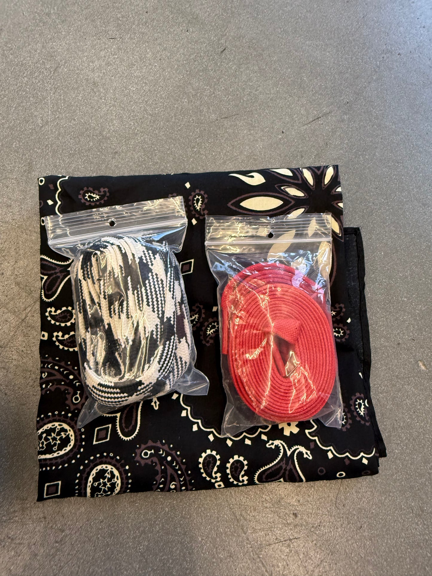 2022 SIZE 9.5 TRAVIS SCOTT X AIR JORDAN 1 RETRO LOW OG SP 'BLACK PHANTOM" (PRE-OWNED WITH BOX)