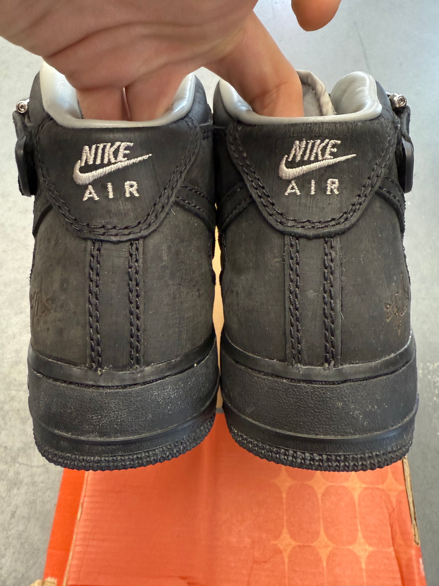 2003 SIZE 8 NIKE AIR FORCE 1 MID NORT RECON (PRE-OWNED WITH BOX)