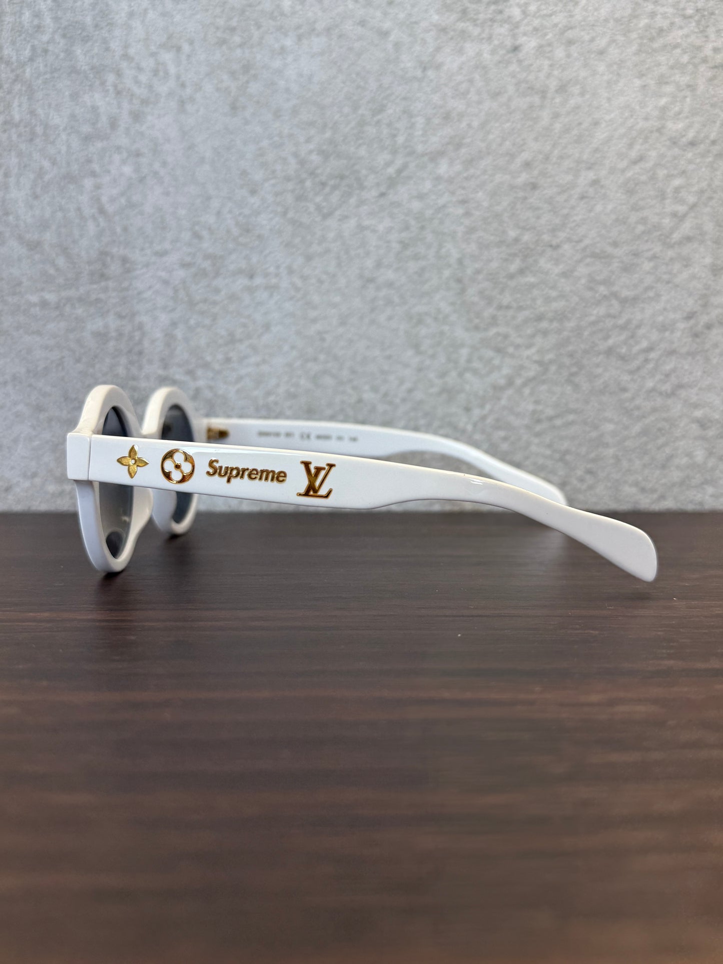 LOUIS VUITTON X SUPREME PHARREL DOWNTOWN SUNGLASSES - WHITE (WITH BOX & CASE)