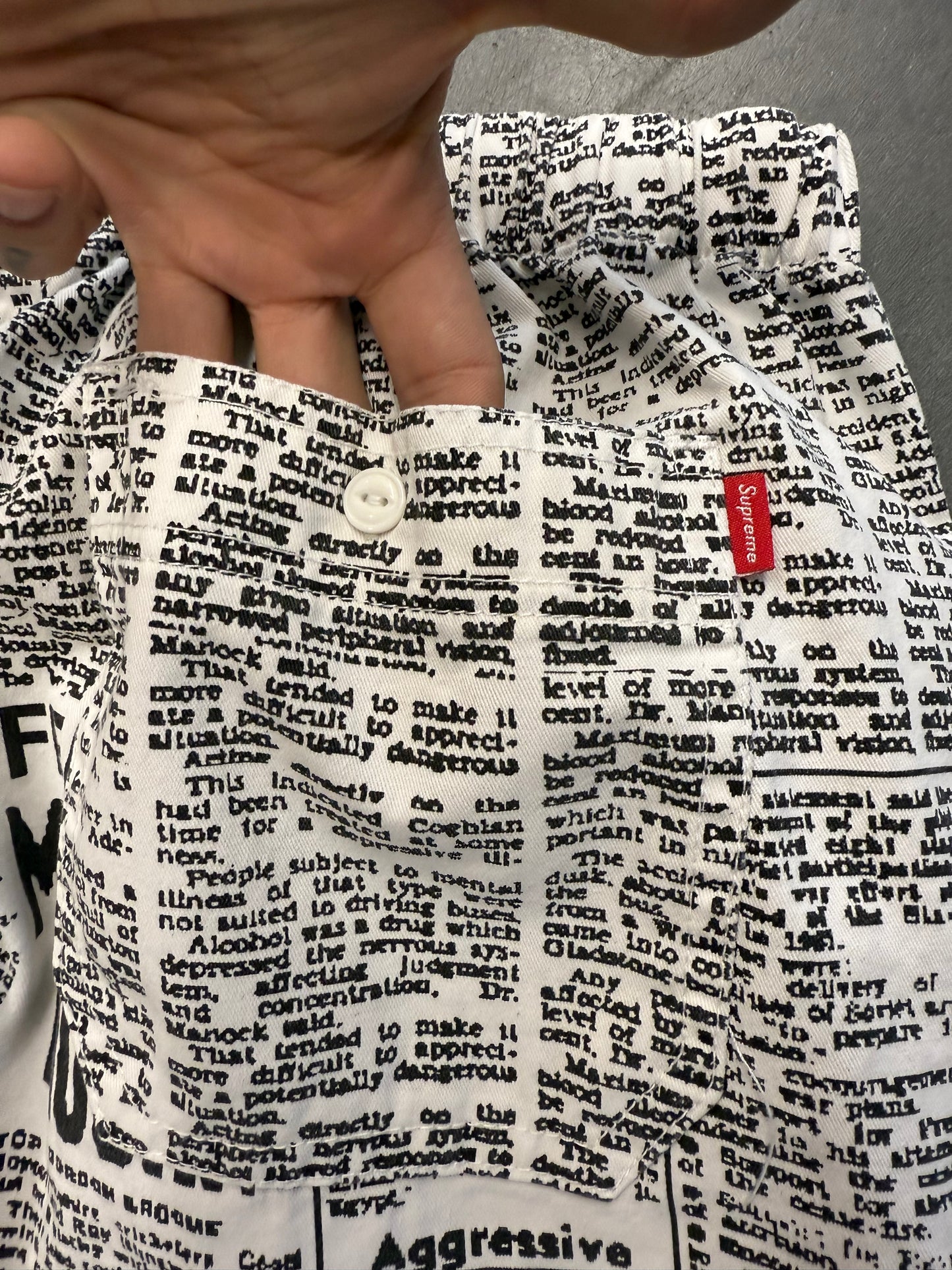 FW18 SUPREME NEWSPRINT SKATE PANT