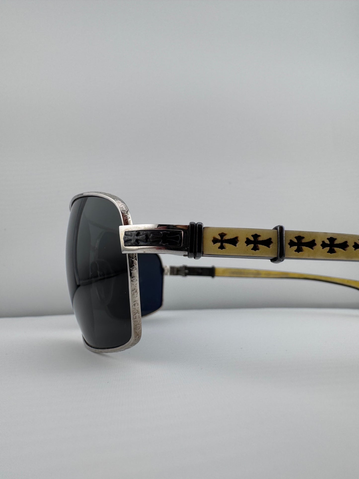 VINTAGE CHROME HEARTS 'THE BEAST III' WOOD CONCH GOLD SUNGLASSES (PRE-OWNED WITH CASE)