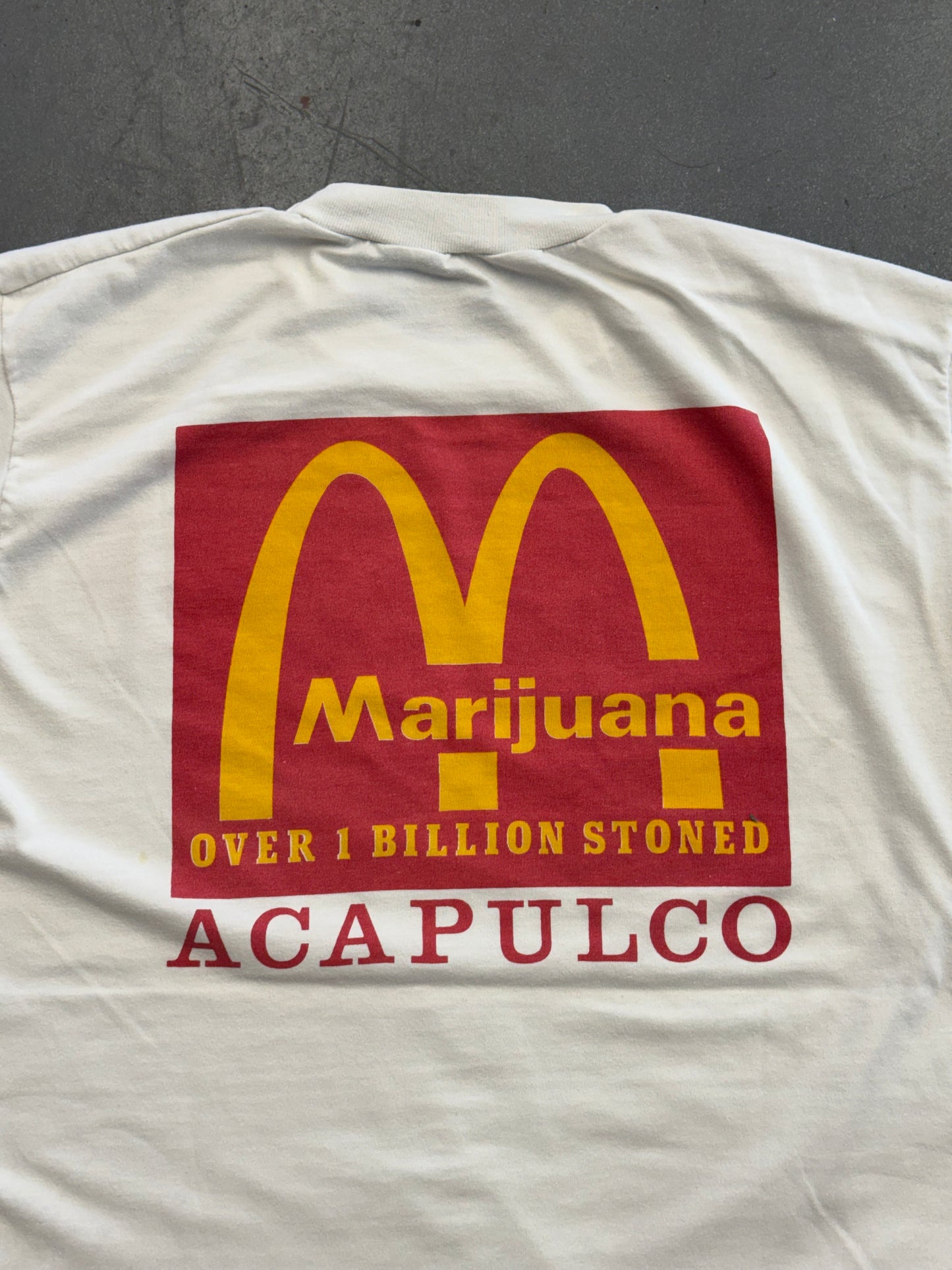 80S BOOTLEG MCDONALDS "MARIJUANA OVER 1 BILLION STONED" ACAPULCO TEE (M TAG)
