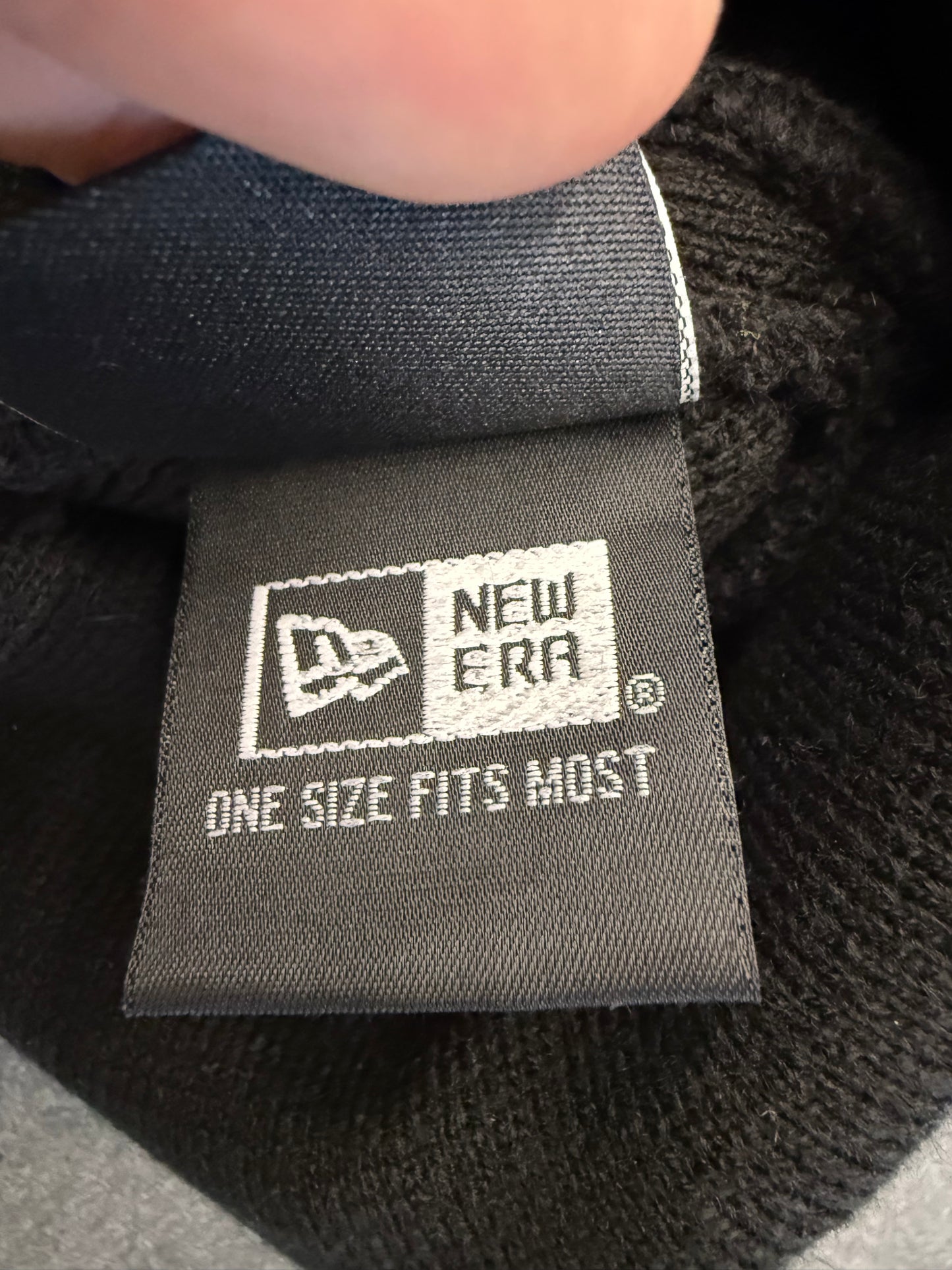 FW23 SUPREME NEW ERA BOX LOGO BEANIE - BLACK