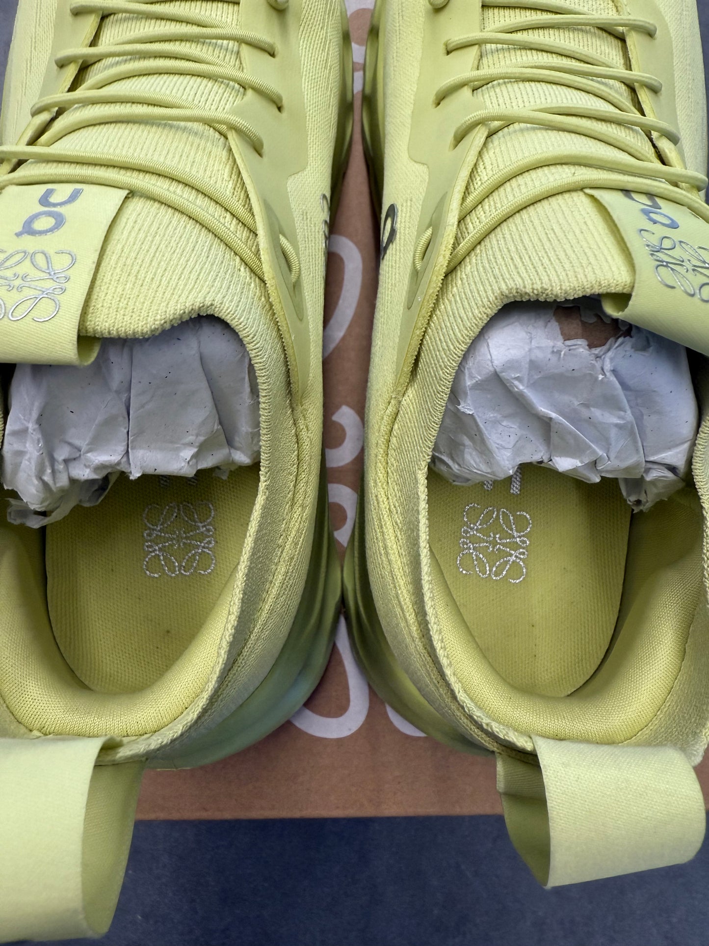 2023 SIZE 8 CLOUDTILT LOEWE - LIME GREEN (PRE-OWNED WITH BOX)