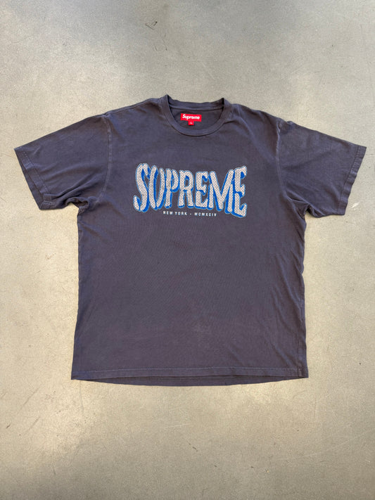 SS25 SUPREME FLOCKED WASHED S/S TOP TEE - NAVY