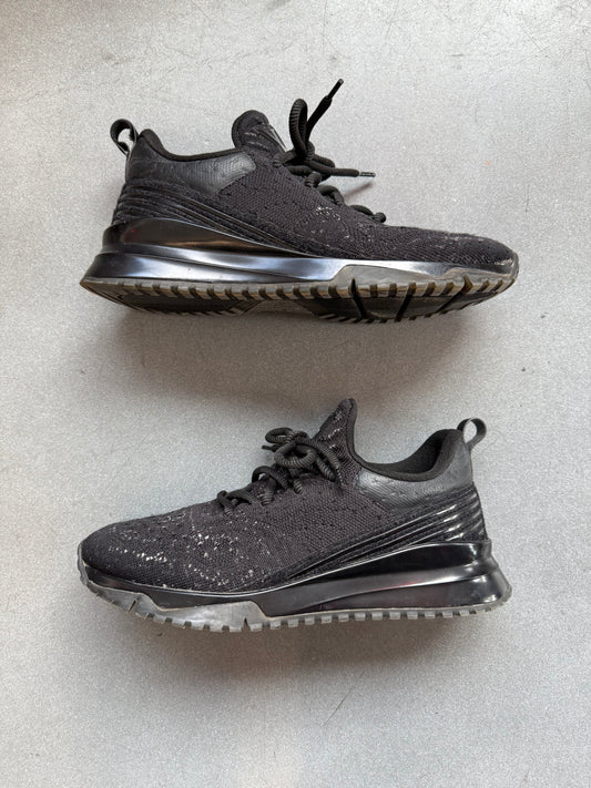 SIZE 7 LOUIS VUITTON VNR TRAINER SNEAKER (PRE-OWNED NO BOX)