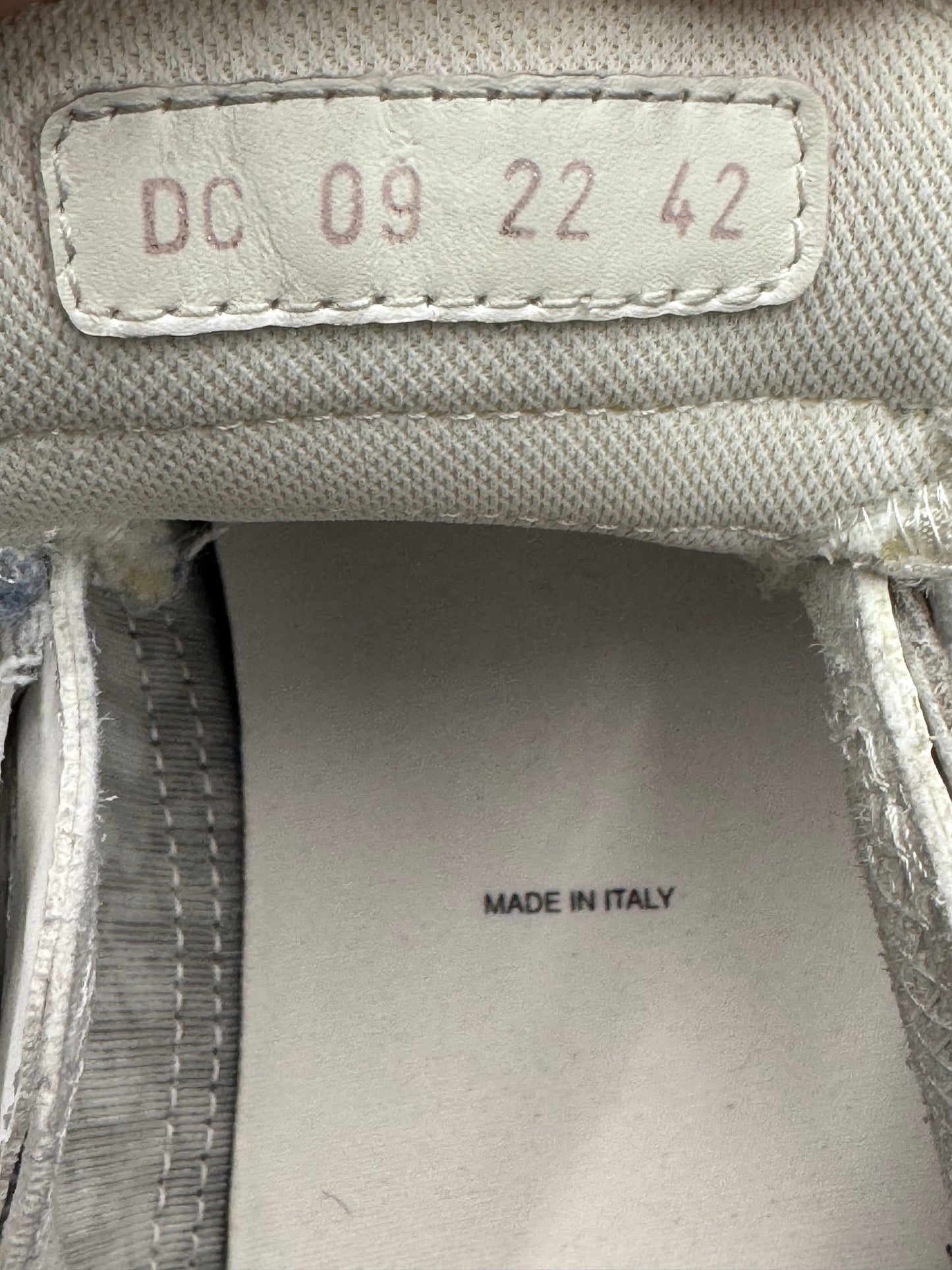 SIZE 42 DIOR B25 RUNNER SNEAKER (PRE-OWNED WITH BOX)