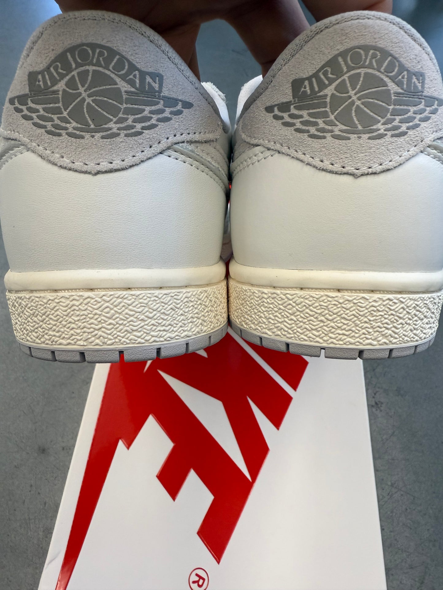 2023 SIZE 8.5 JORDAN 1 RETRO LOW '85 NEUTRAL GREY (PRE-OWNED WITH BOX)