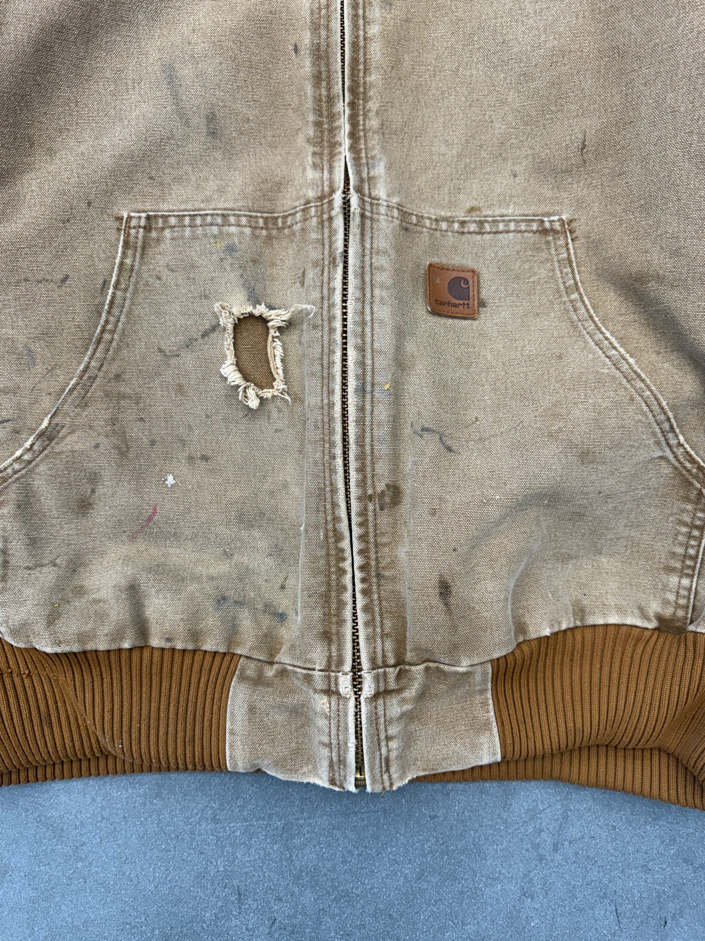 2000'S DISTRESSED TAN CARHARTT HOODED WORKWEAR ZIP UP JACKET (CARHARTT TAG J130211)