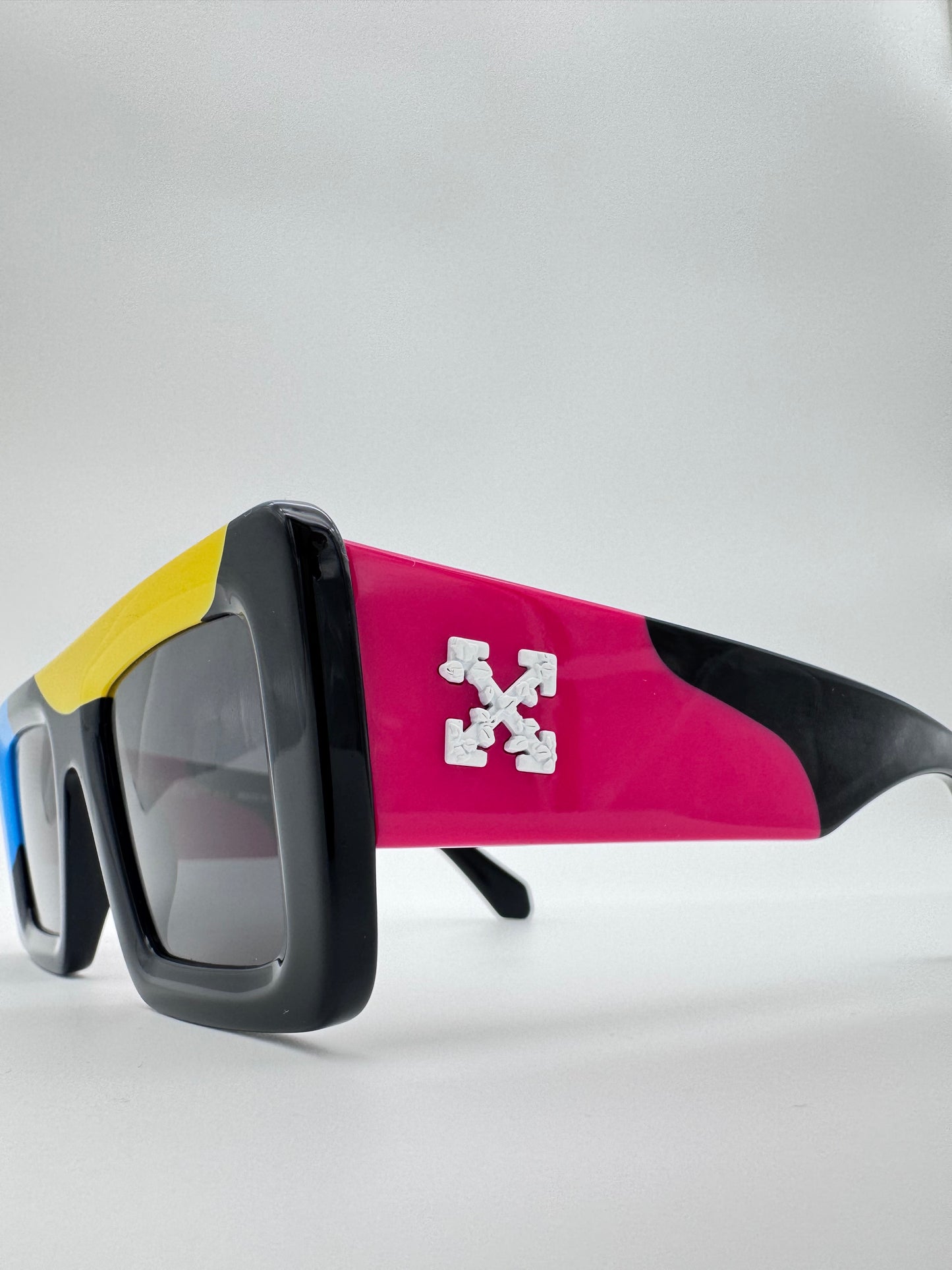 OFF-WHITE SEATTLE SQUARE LENSE SUNGLASSES (NO CASE)