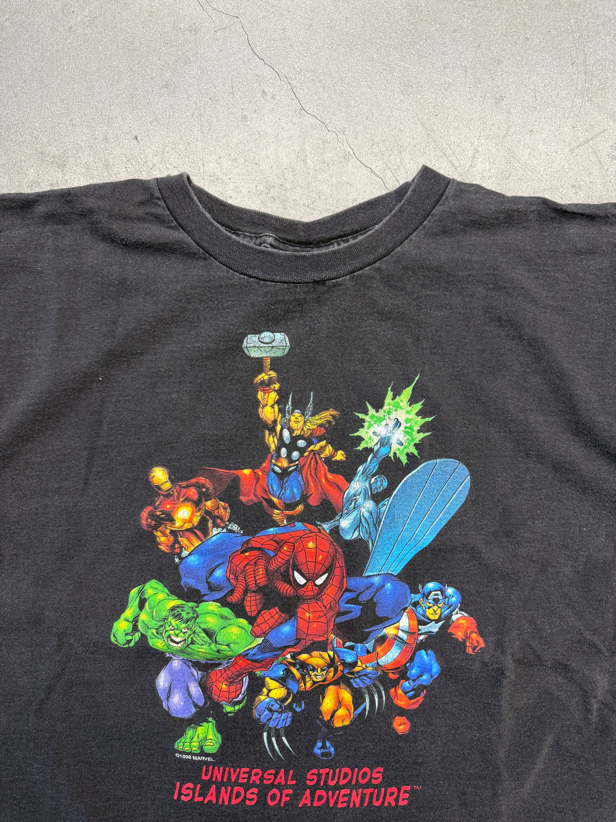 1998 MARVEL SUPER-HEROES ISLANDS OF ADVENTURE TEE (UNIVERSAL STUDIOS TAG)