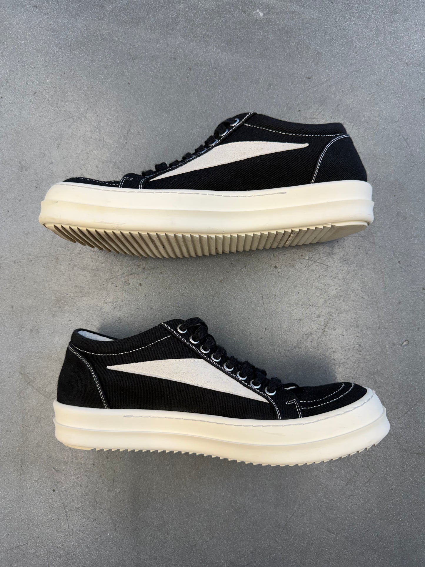 SIZE 41 RICK OWENS DRKSHDW VINTAGE SNEAKS - BLACK CANVAS (PRE-OWNED NO BOX)