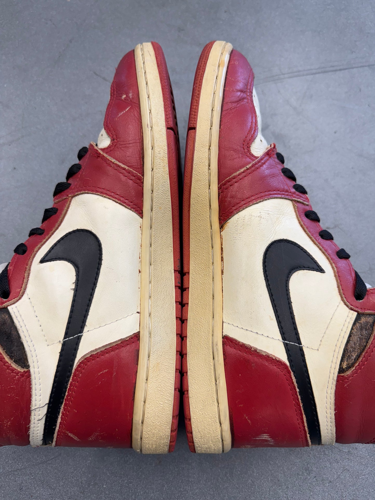 1985 SIZE 10.5 AIR JORDAN 1 CHICAGO (PRE-OWNED NO BOX)
