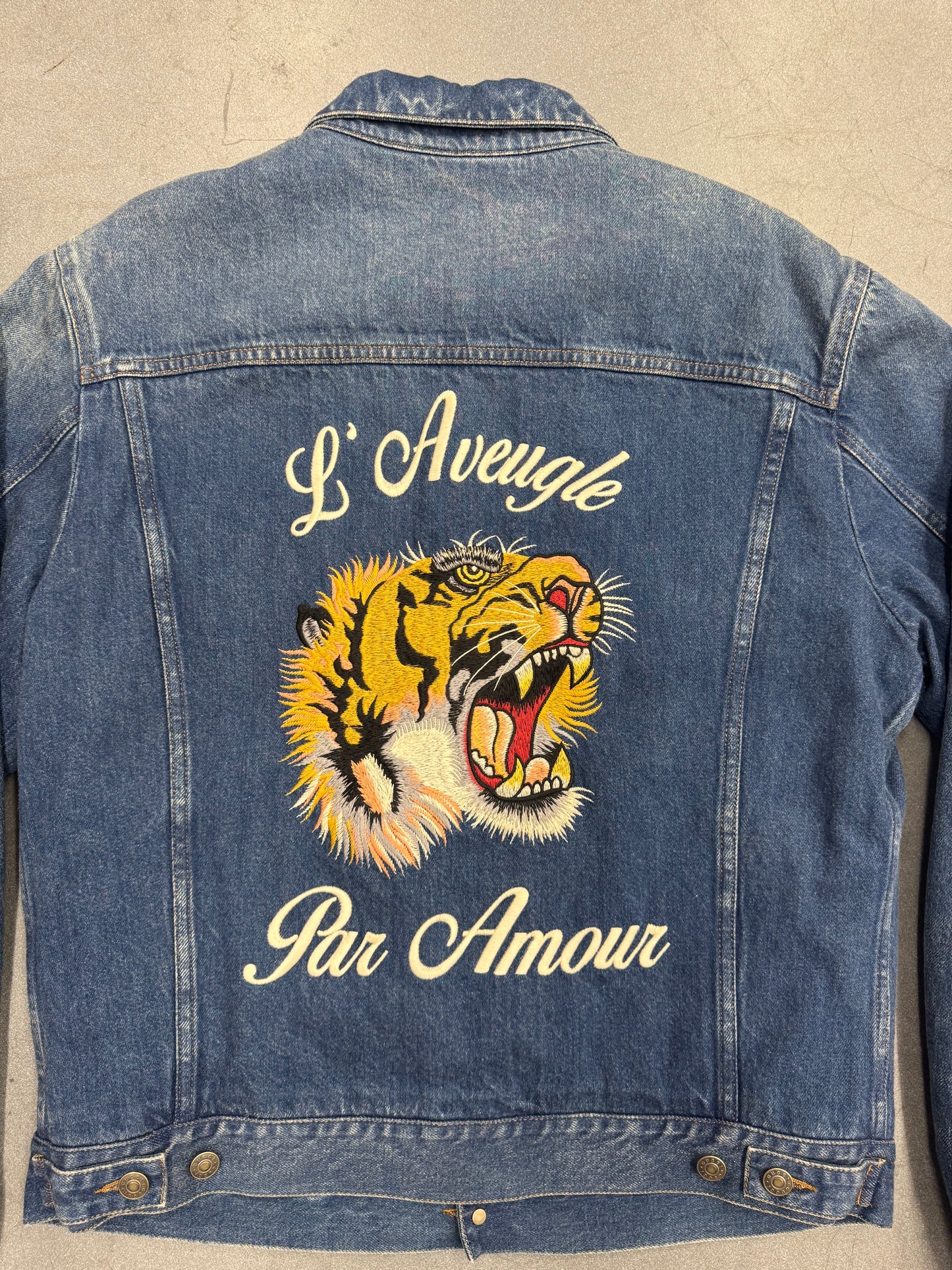 GUCCI TIGER L'AVEUGLE PAR AMOUR DENIM JACKET