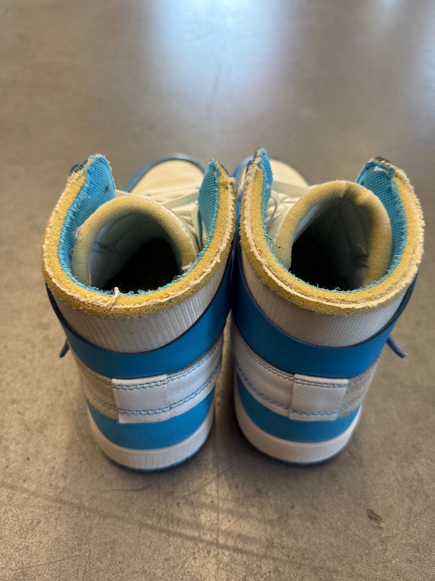 2018 SIZE 10.5 OFF-WHITE JORDAN 1 UNIVERSITY BLUE (PRE-OWNED NO BOX/LACES)