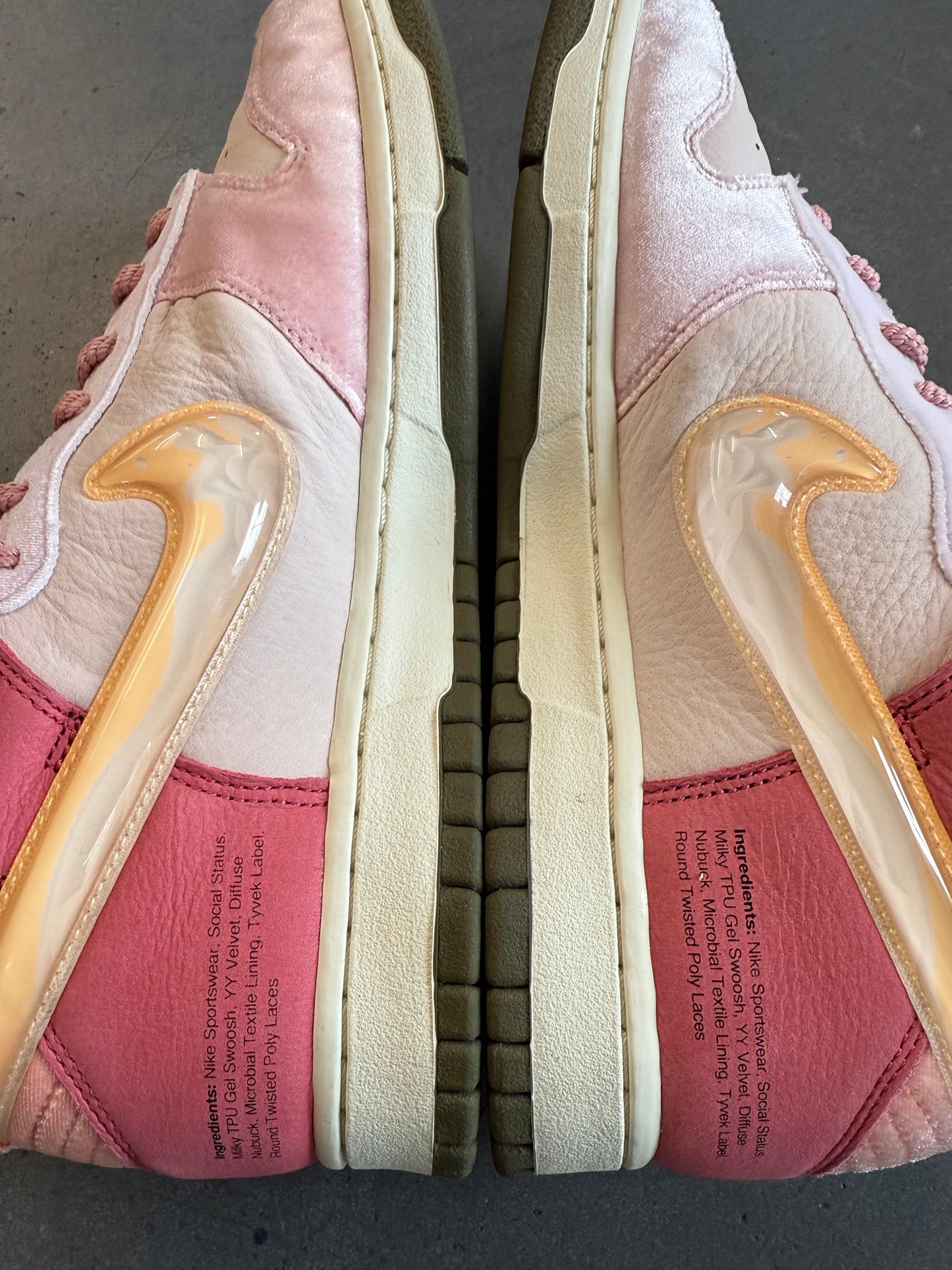2021 SIZE 11 NIKE DUNK MID SOCIAL STATUS FREE LUNCH STRAWBERRY MILK (PRE-OWNED NO BOX)