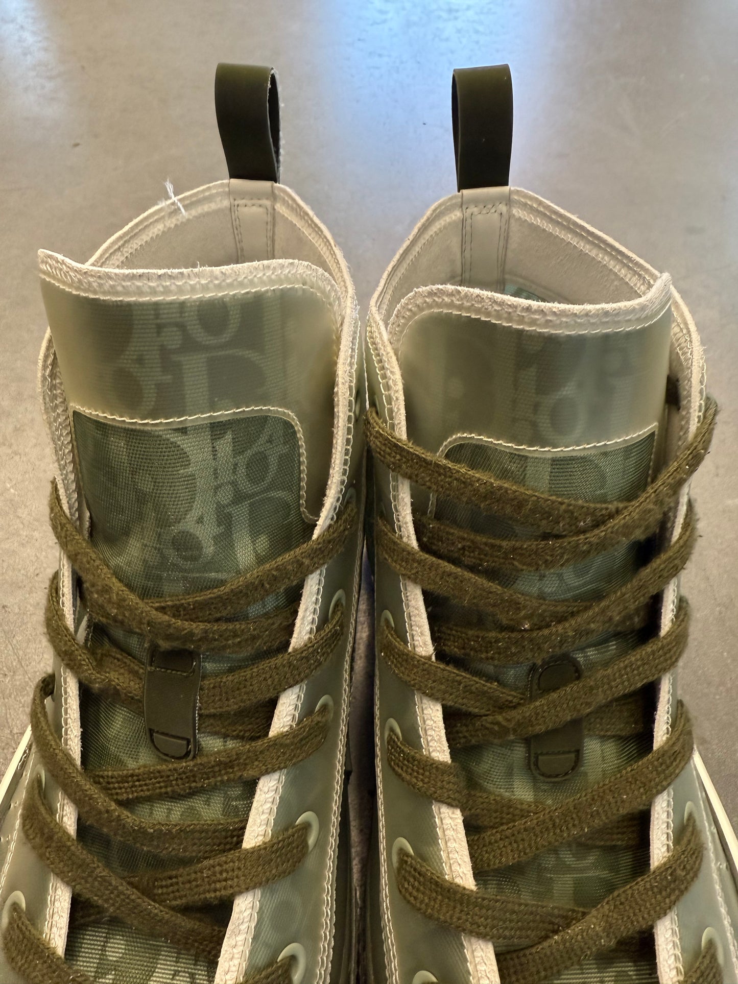 DIOR SIZE 44 B23 HIGH TOP DARK OLIVE SNEAKER (PRE-OWNED NO BOX)