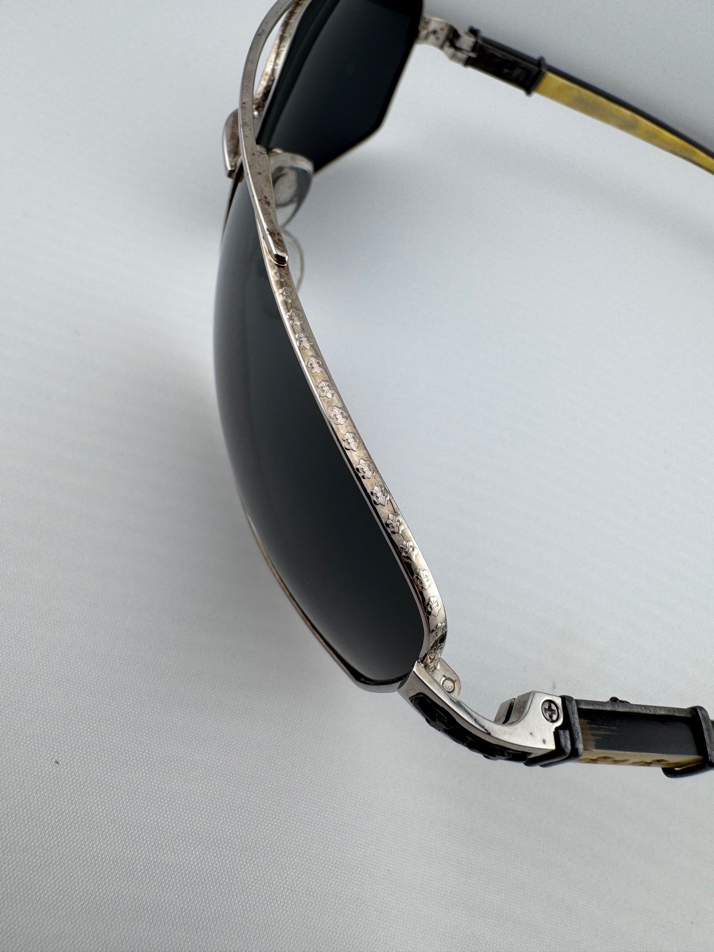 VINTAGE CHROME HEARTS 'THE BEAST III' WOOD CONCH GOLD SUNGLASSES (PRE-OWNED WITH CASE)