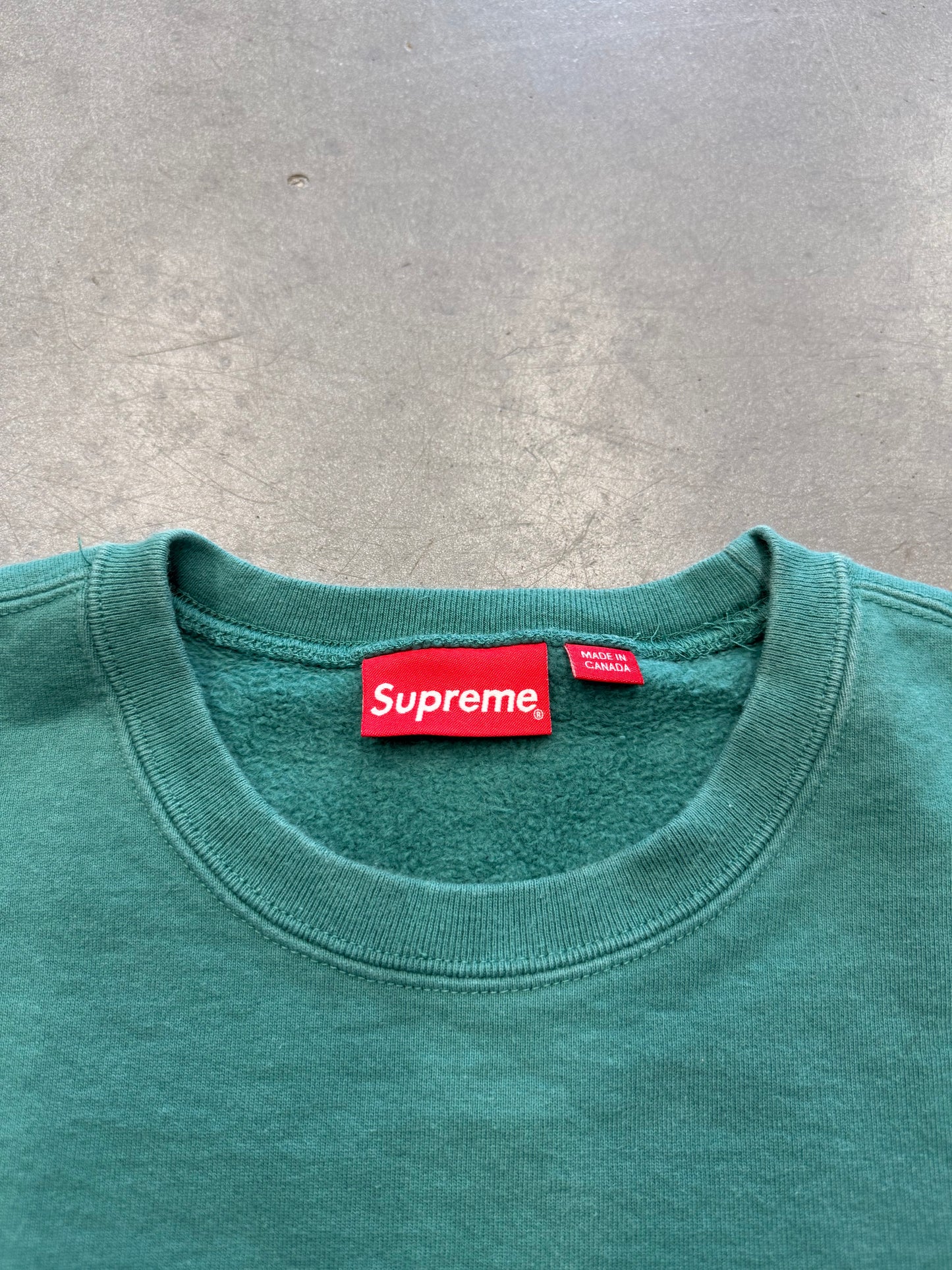 FW18 SUPREME WORLD FAMOUS CREWNECK DARK TEAL