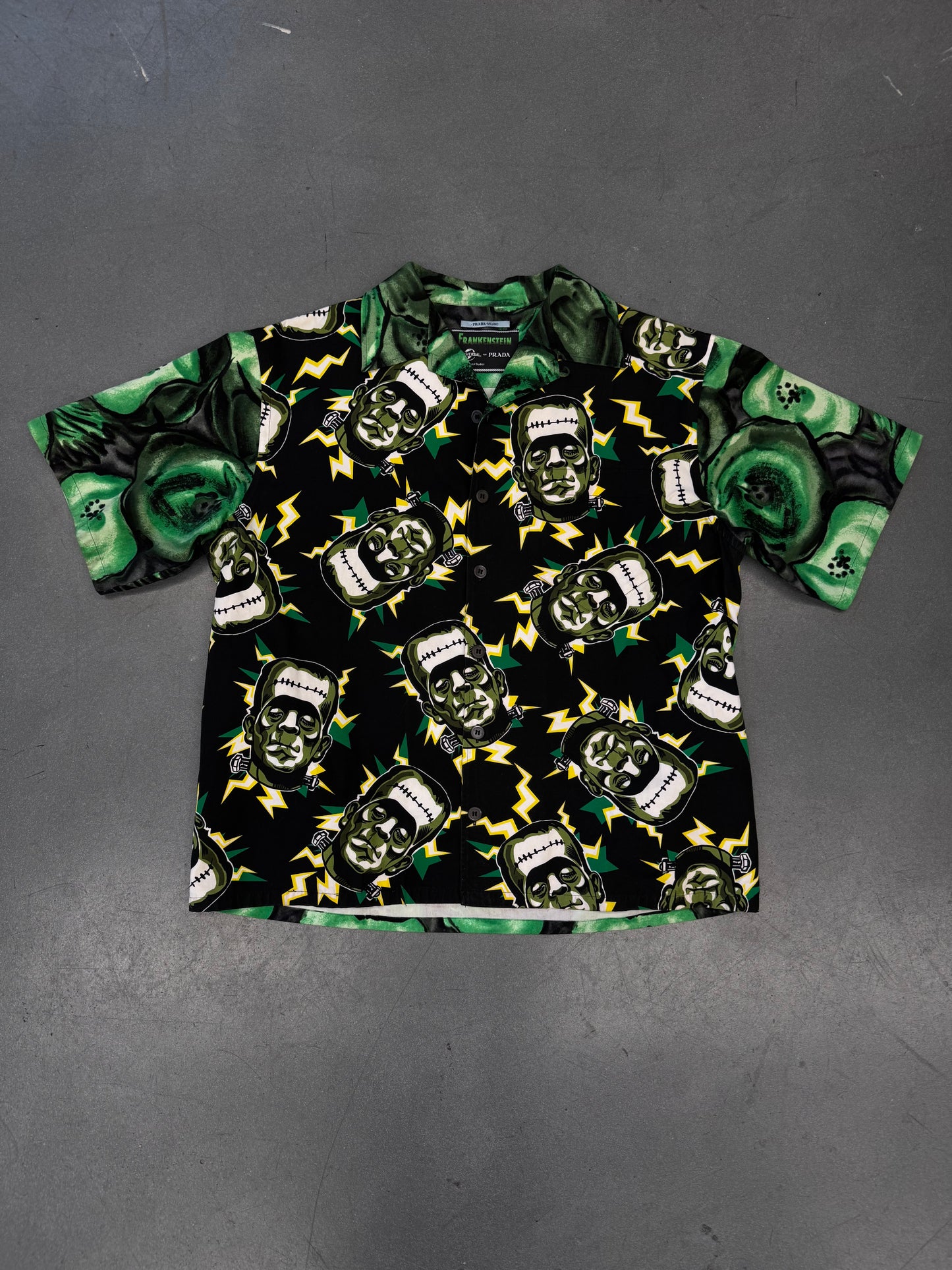 FW19 UNIVERSAL X PRADA S-S FRANKENSTEIN BOWLING BUTTON-UP SHIRT (L)