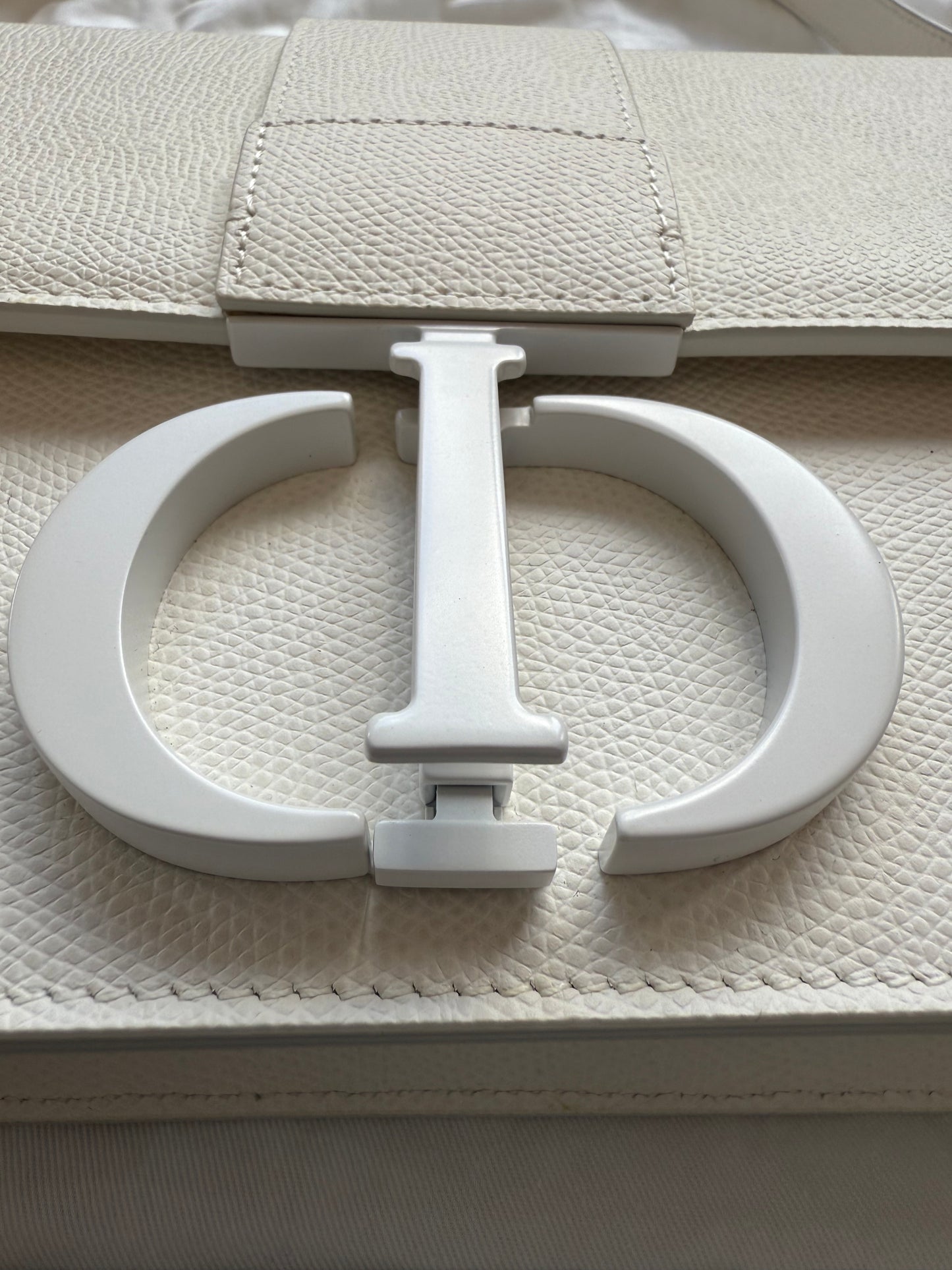 CHRISTIAN DIOR MONTAIGNE 30 HANDBAG - WHITE (PRE-OWNED WITH DUSTBAG) (TANIA)