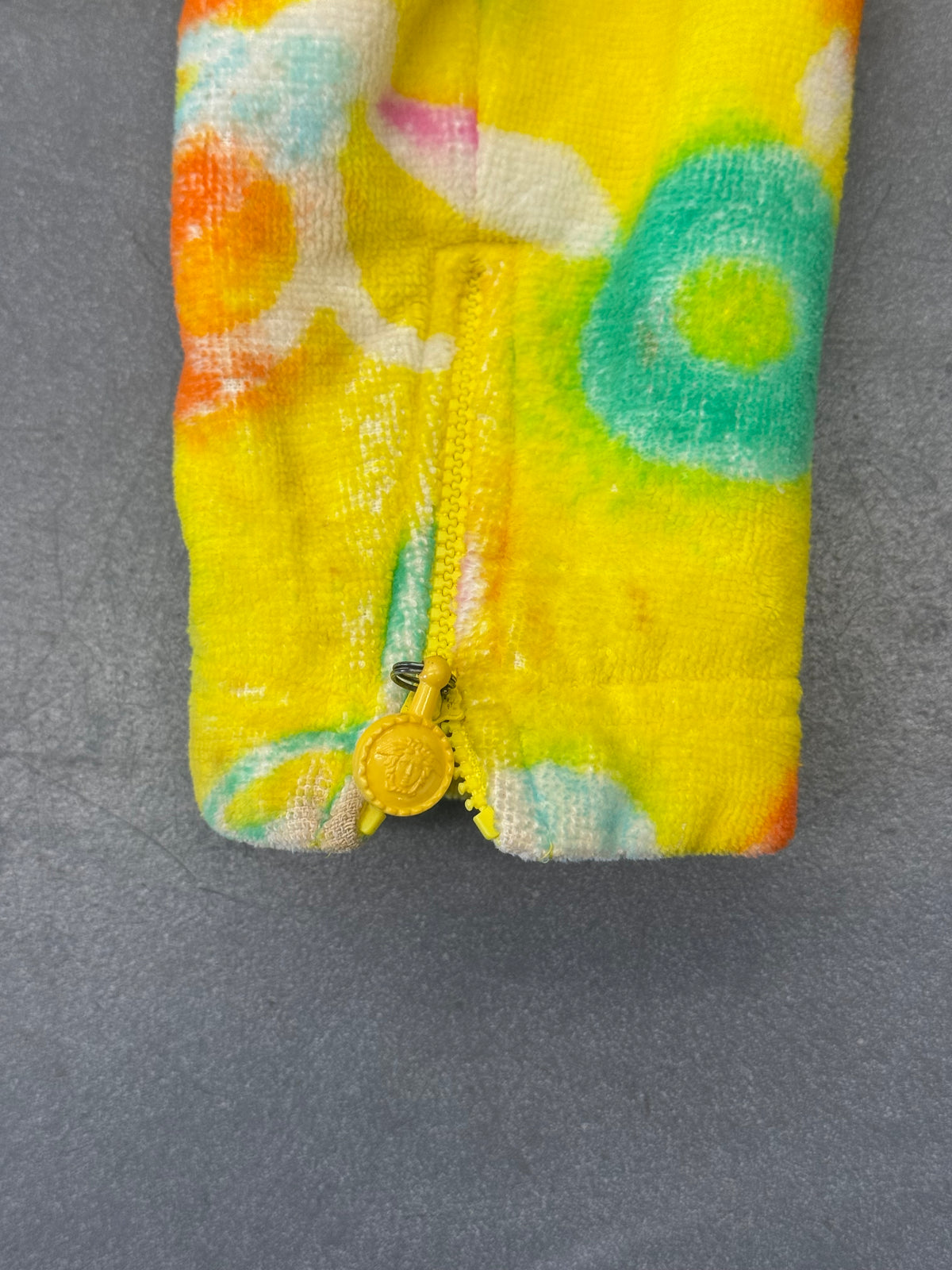 1996 GIANNI VERSACE YELLOW GRAFFITI FLORAL PRINT TERRY COTTON JACKET