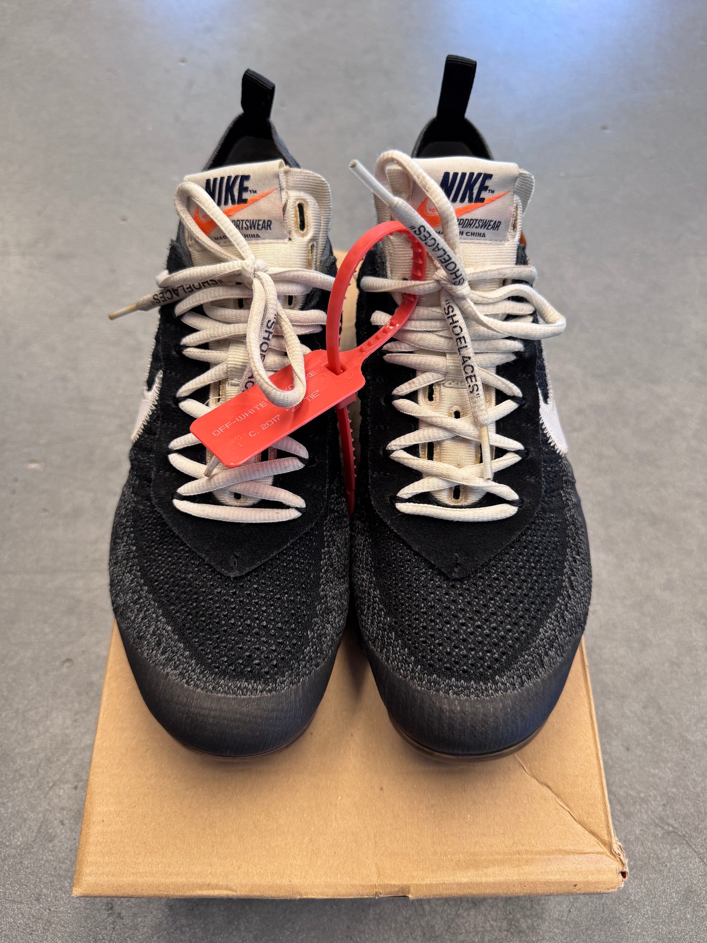 2017 SIZE 9 OFF-WHITE X NIKE THE TEN VAPORMAX (PRE OWNED WITH BOX AND ZIP TIE NO EXTRA LACES)