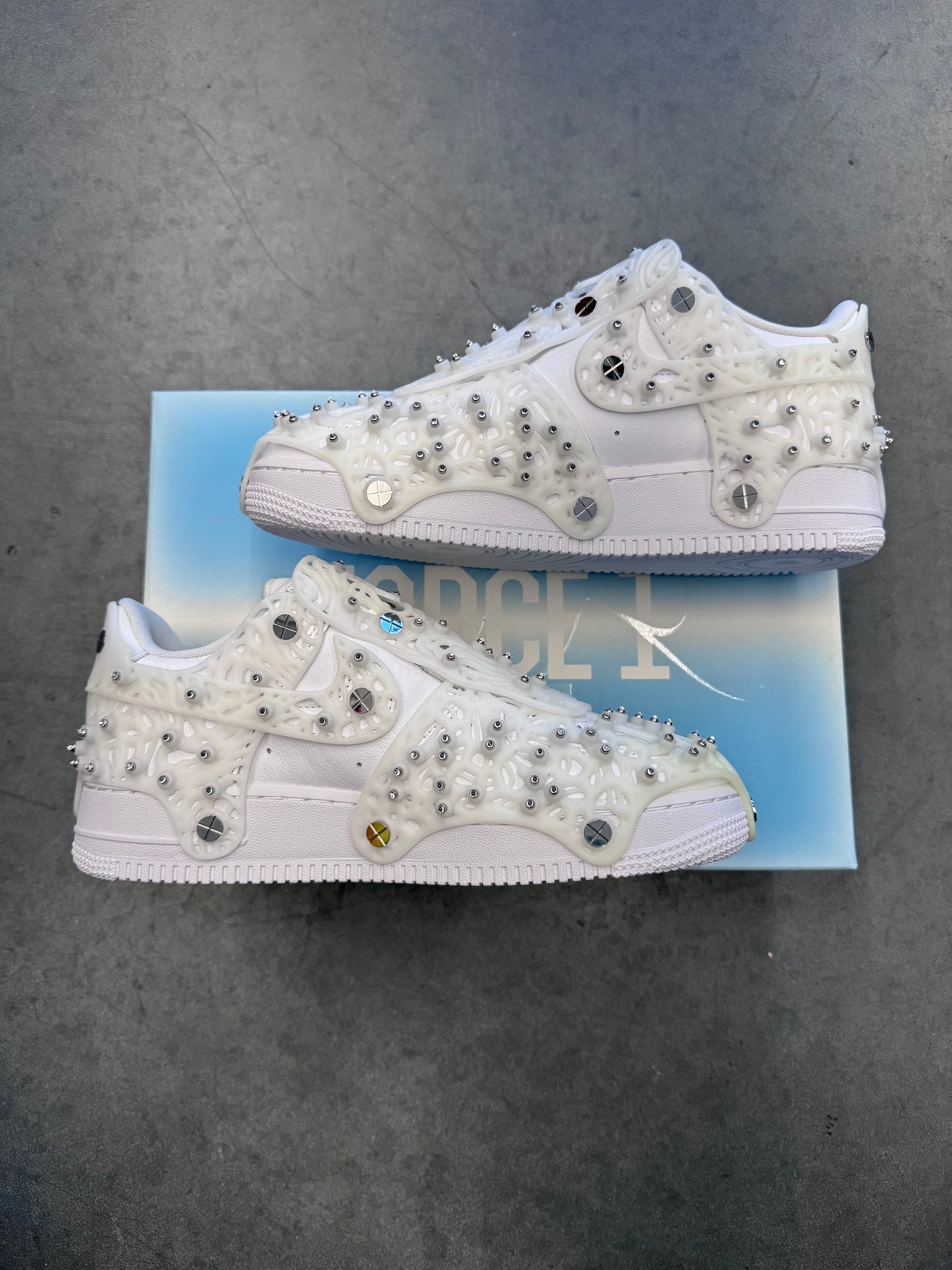 SIZE 9W NIKE AIR FORCE 1 LOW SWARVOSKI RETROFLECTIVE CRYSTAL WHITE (2021) (NEW WITH BOX) (CC)
