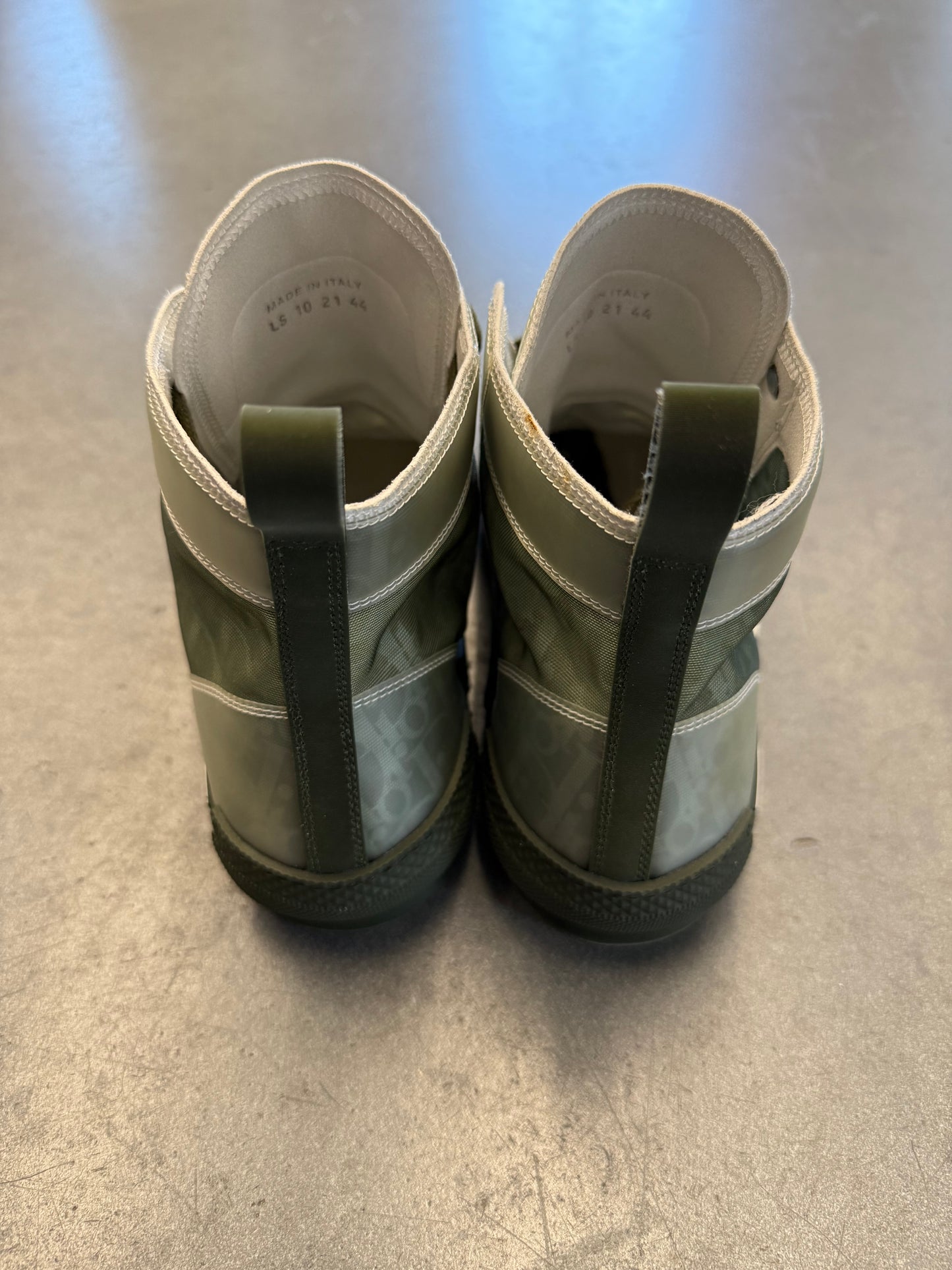 DIOR SIZE 44 B23 HIGH TOP DARK OLIVE SNEAKER (PRE-OWNED NO BOX)