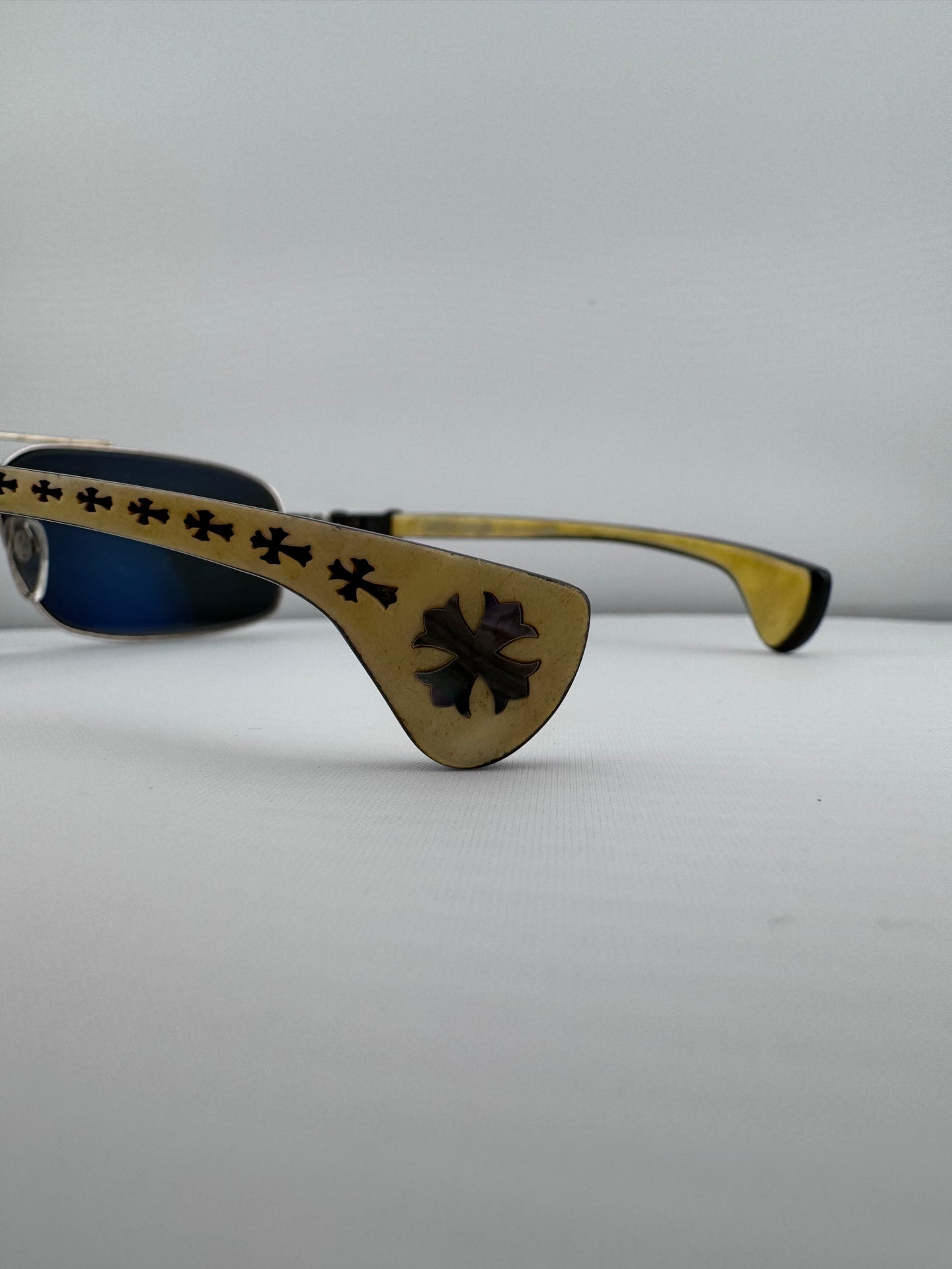 VINTAGE CHROME HEARTS 'THE BEAST III' WOOD CONCH GOLD SUNGLASSES (PRE-OWNED WITH CASE)