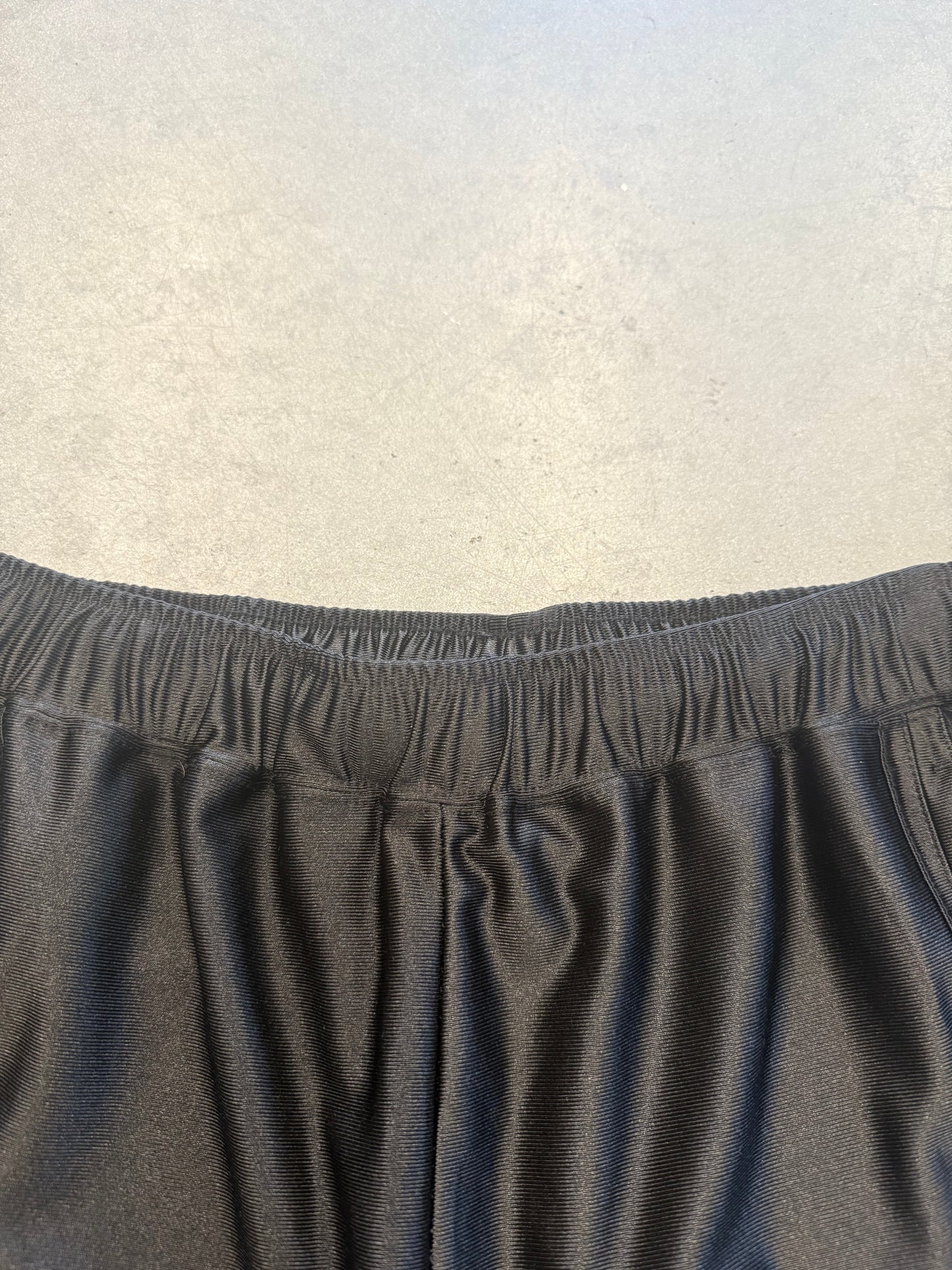 SS25 SUPREME SIDE POCKET BASKETBALL SHORTS - BLACK