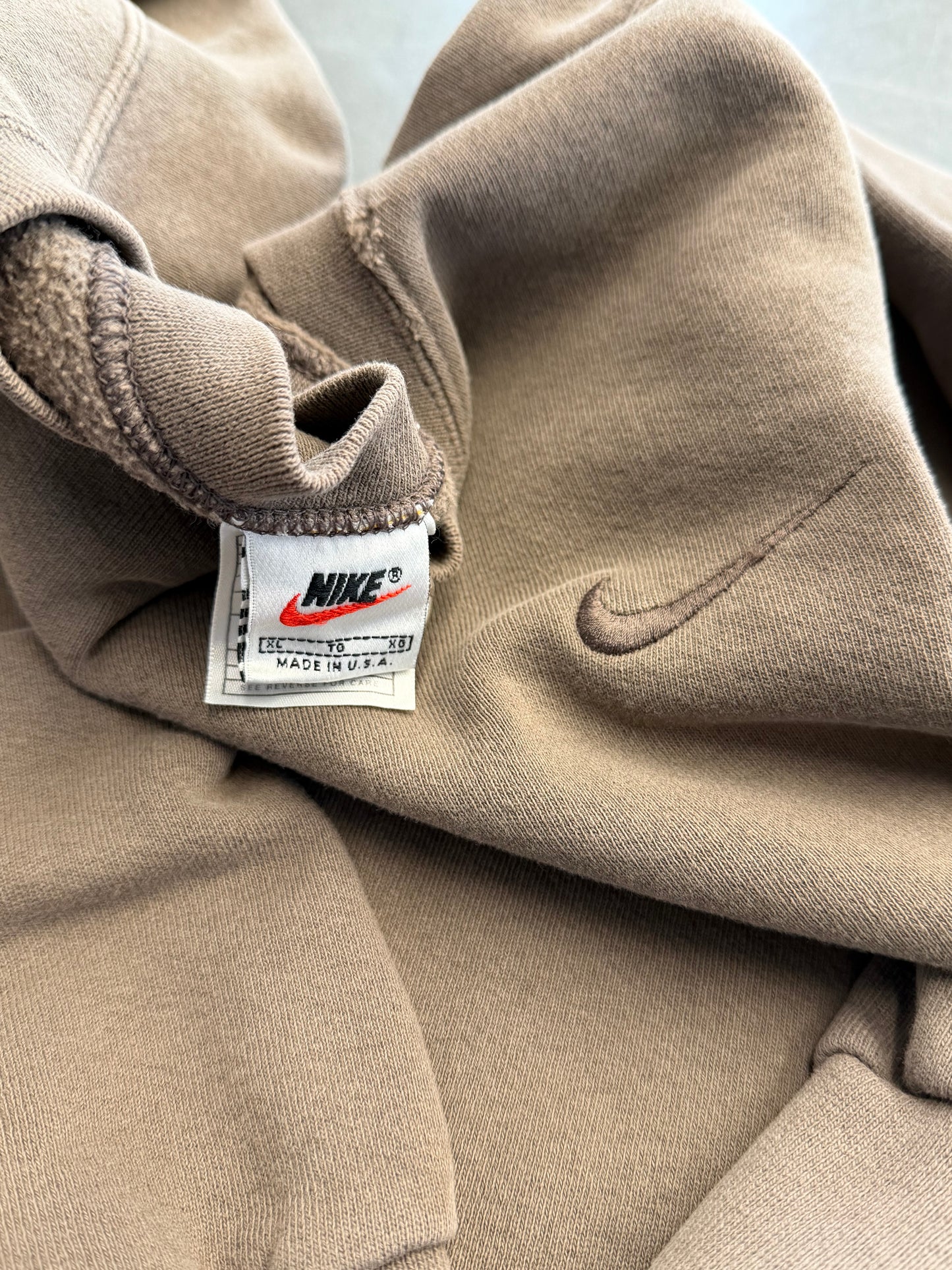 90S NIKE MOCHA TWO-TONE CHEST SWOOSH EMBROIDERED CREWNECK SWEATER