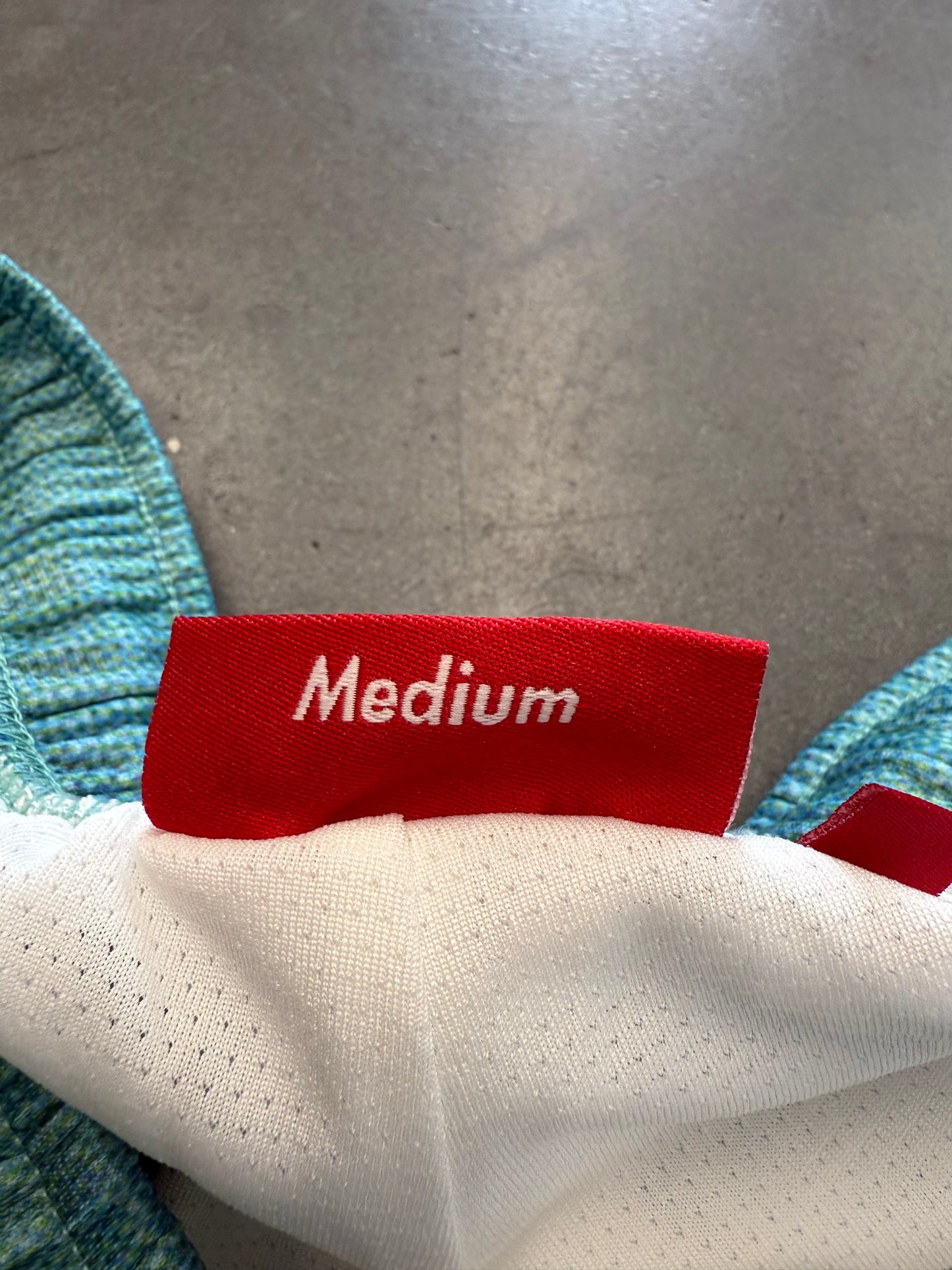 SS25 SUPREME DAMIEN HIRST SHARK SOCCER SHORT - WHITE/TEAL