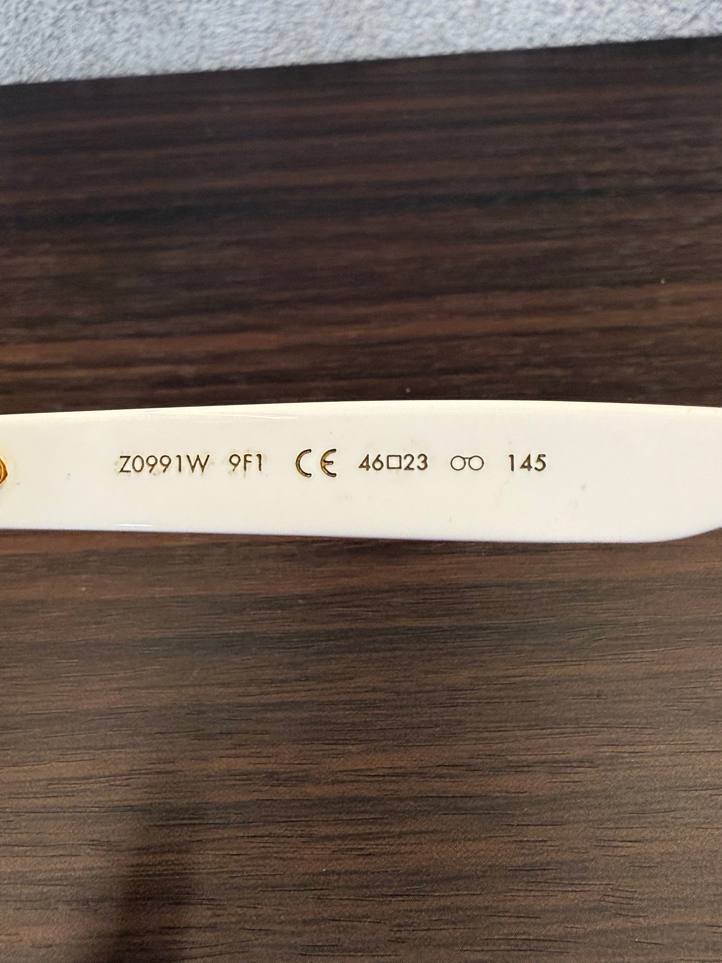 LOUIS VUITTON X SUPREME PHARREL DOWNTOWN SUNGLASSES - WHITE (WITH BOX & CASE)