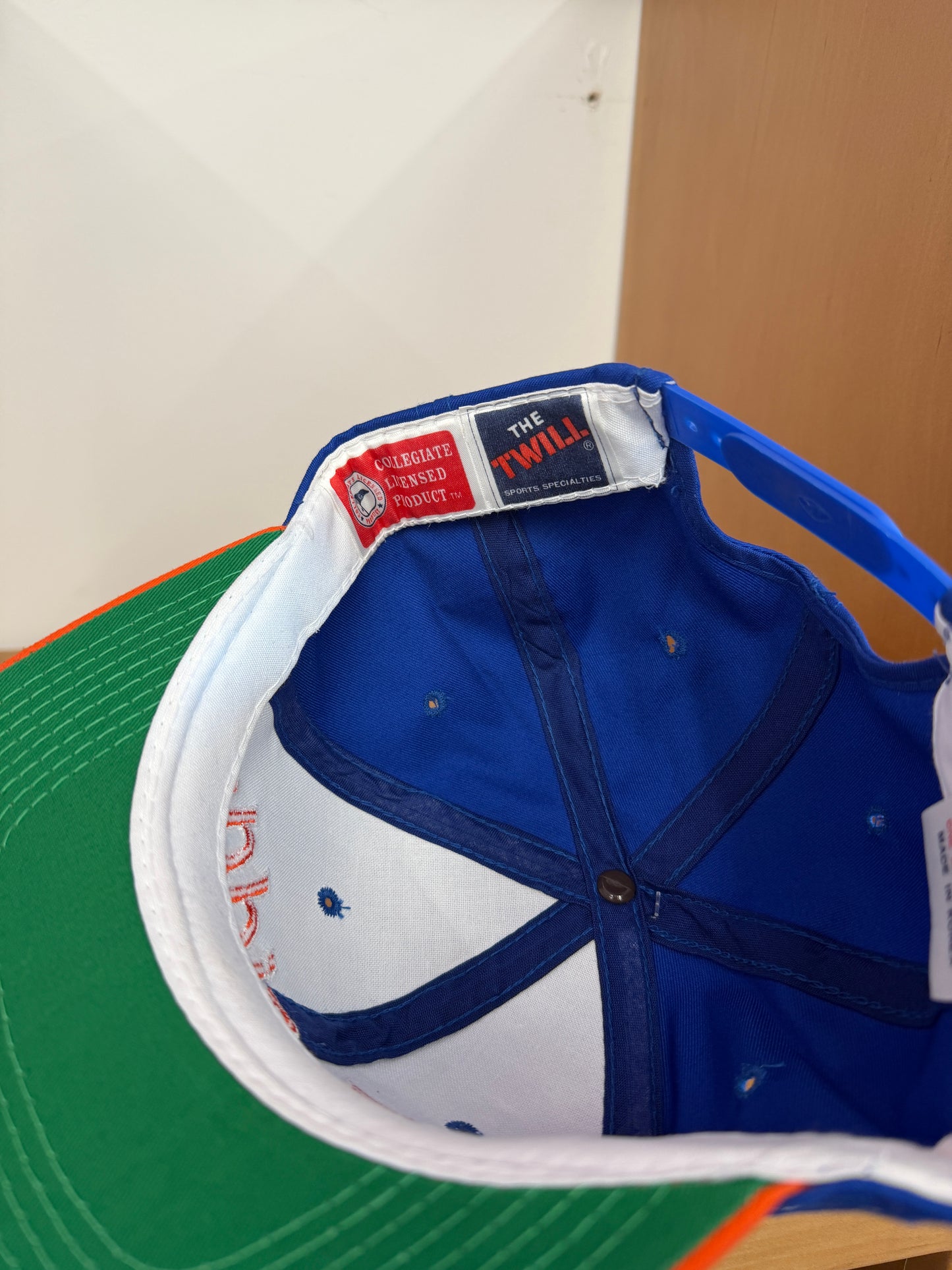 90'S FLORIDA GATORS SCRIPT SPORTS SPECIALTIES SNAPBACK HAT