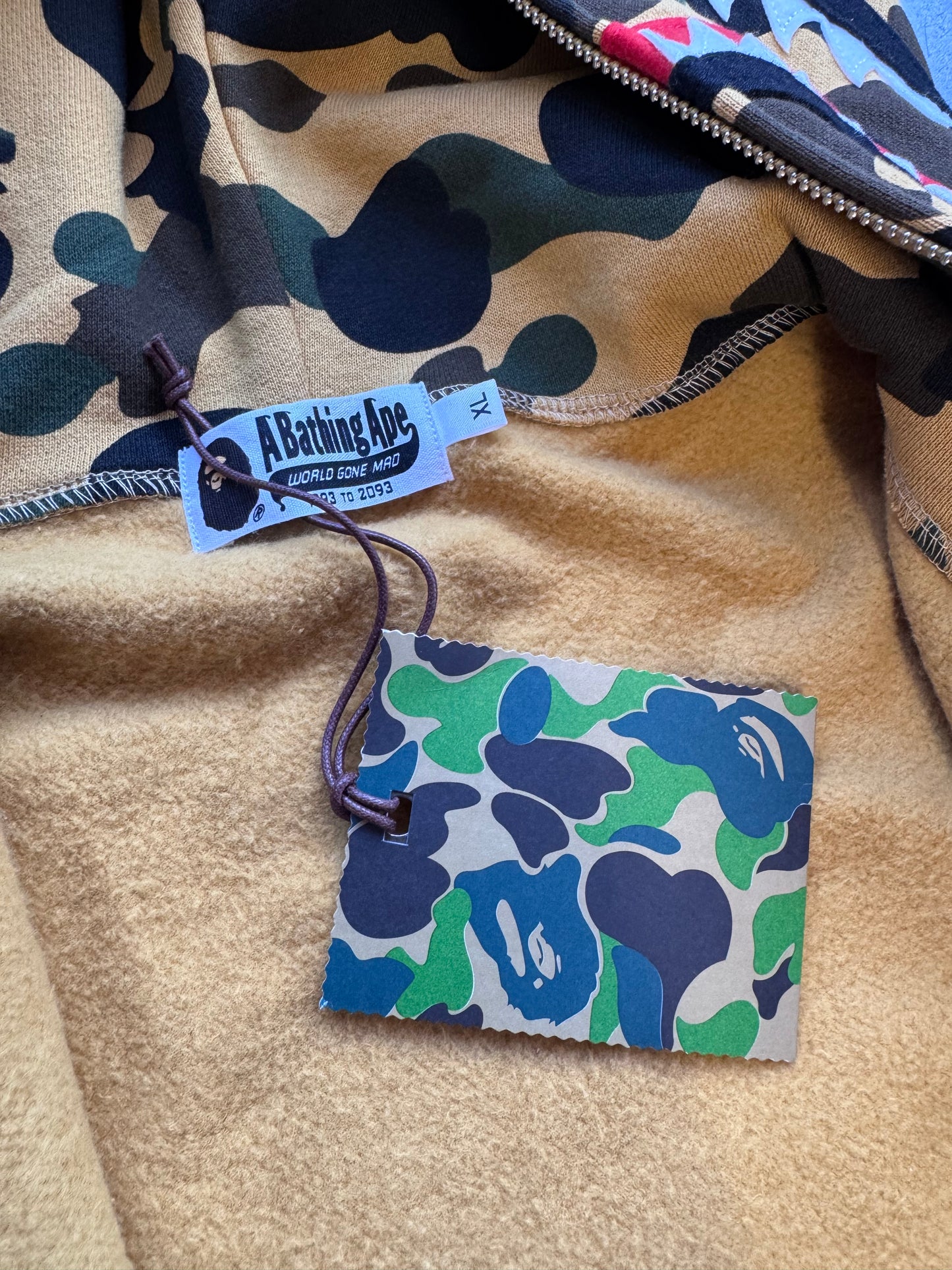A BATHING APE BAPE 1ST CAMO SHARK FULL ZIP HOODIE - YELLOW (XL) (NWT)