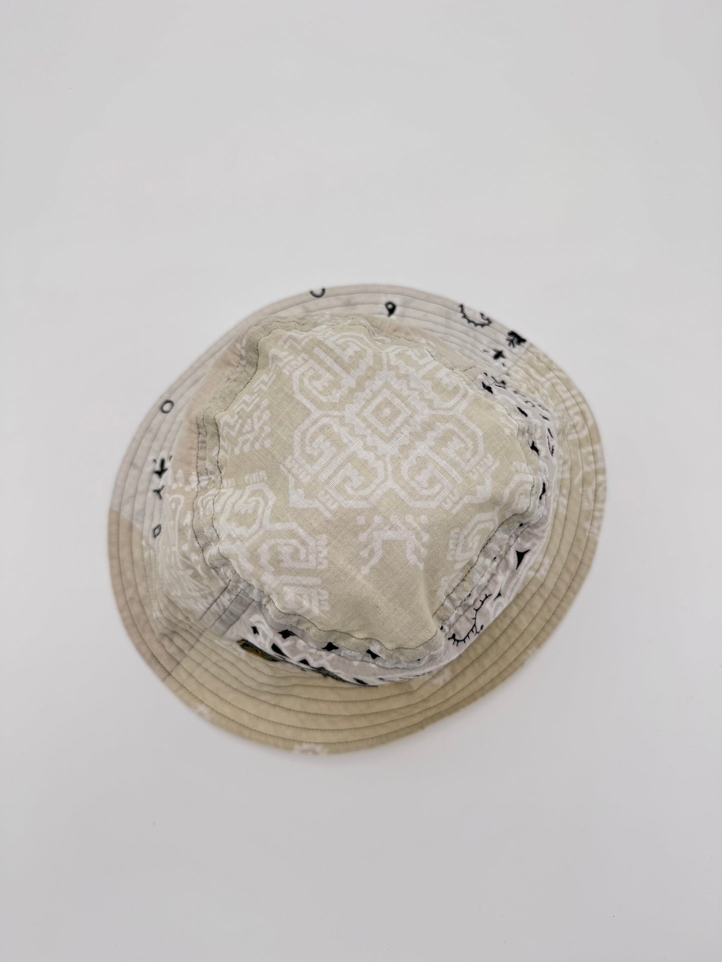 KAPTIAL BANDANA PATCHWORK BUCKET HAT - WHITE