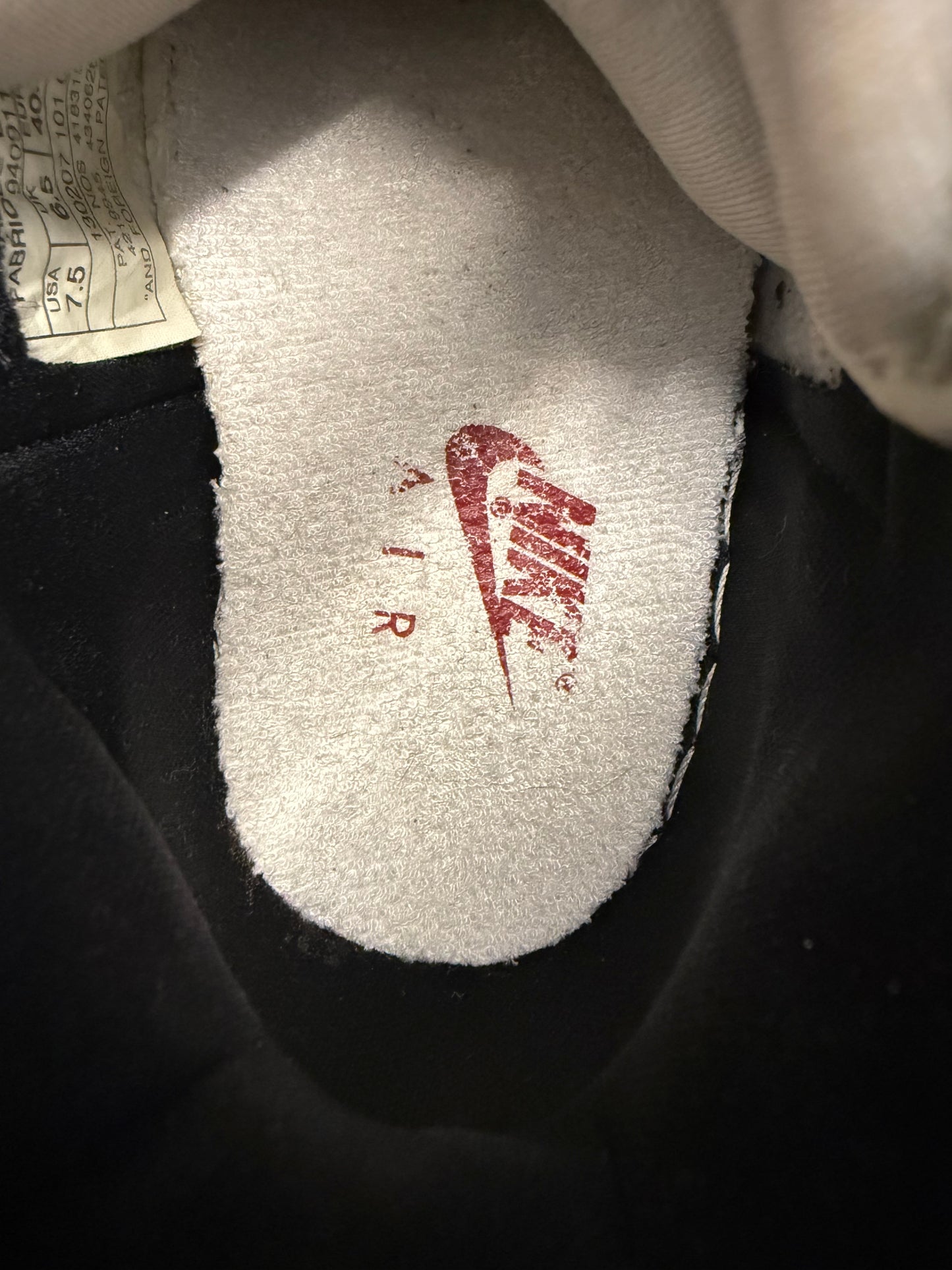 SIZE 7.5 1994 AIR JORDAN 1 CHICAGO HIGH (OG ALL + SIZE 8 BOX)