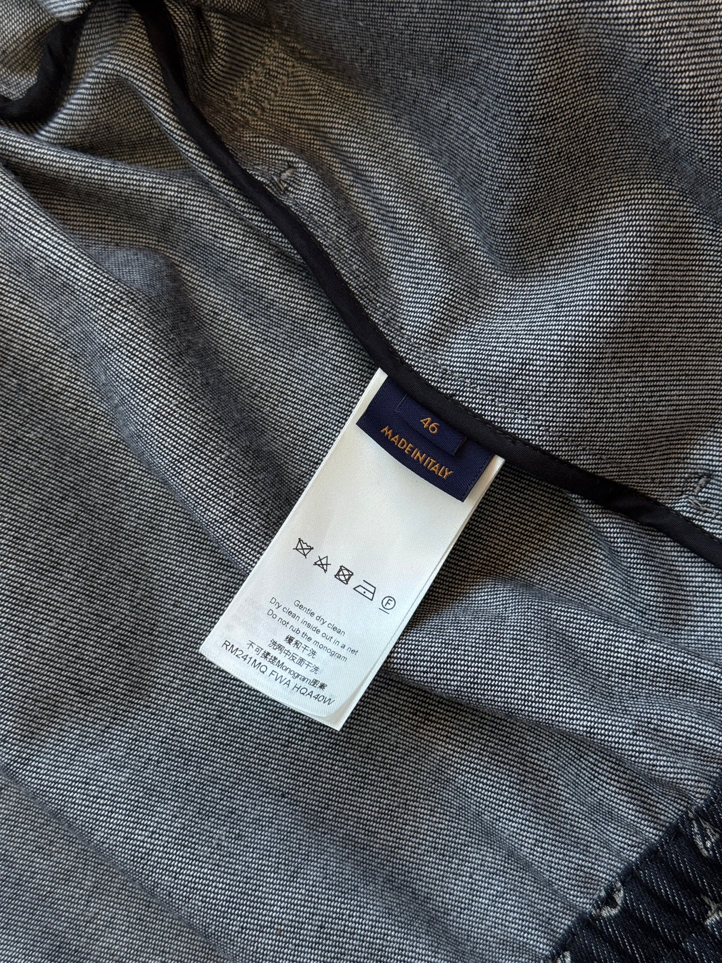 LOUIS VUITTON BLACK STARRY PRINT MONOGRAM DENIM FULL-ZIP BUTTON-UP JACKET - SIZE 46 (PRE-OWNED WITH GARMENT PROTECTOR)