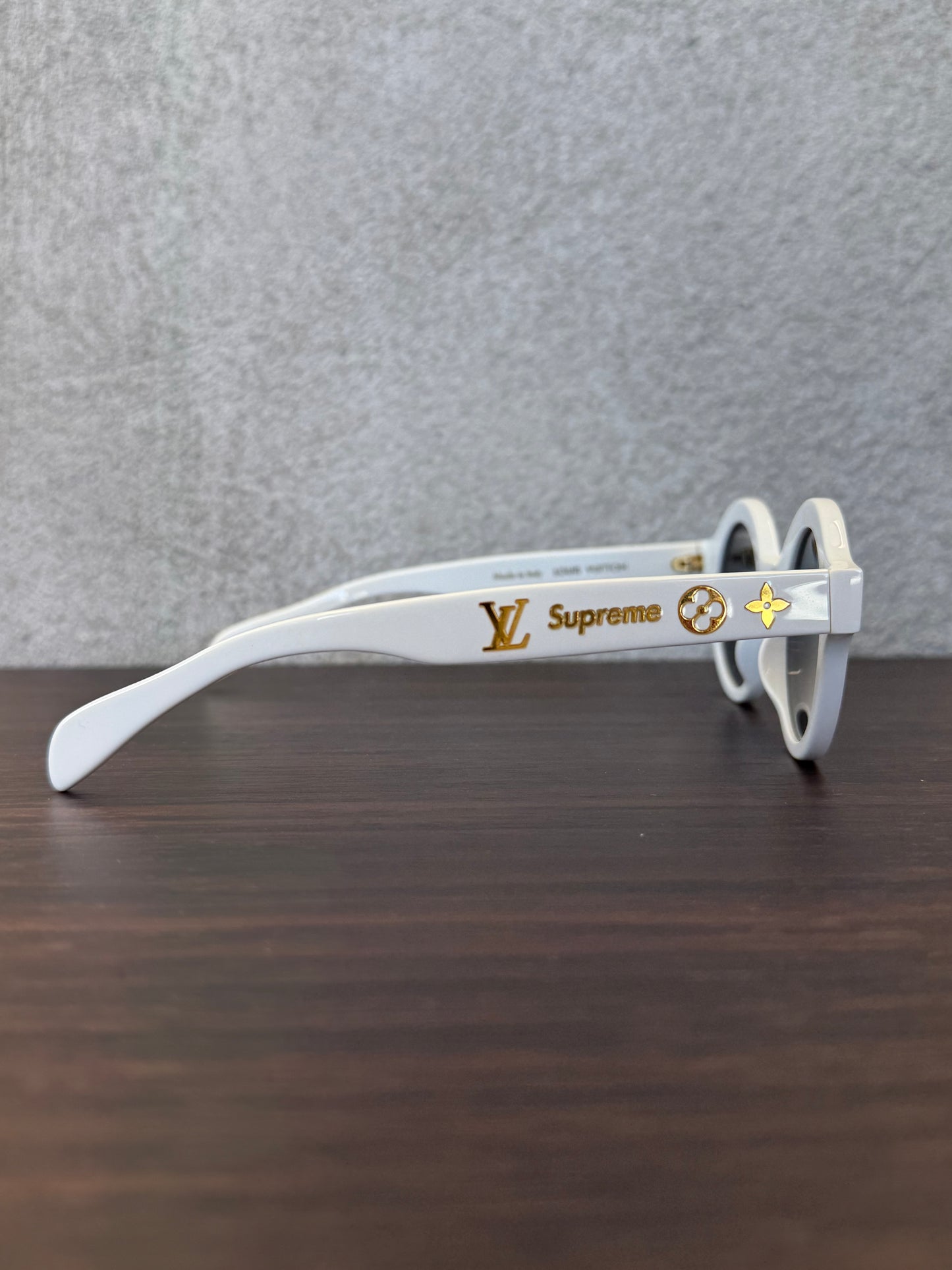 LOUIS VUITTON X SUPREME PHARREL DOWNTOWN SUNGLASSES - WHITE (WITH BOX & CASE)