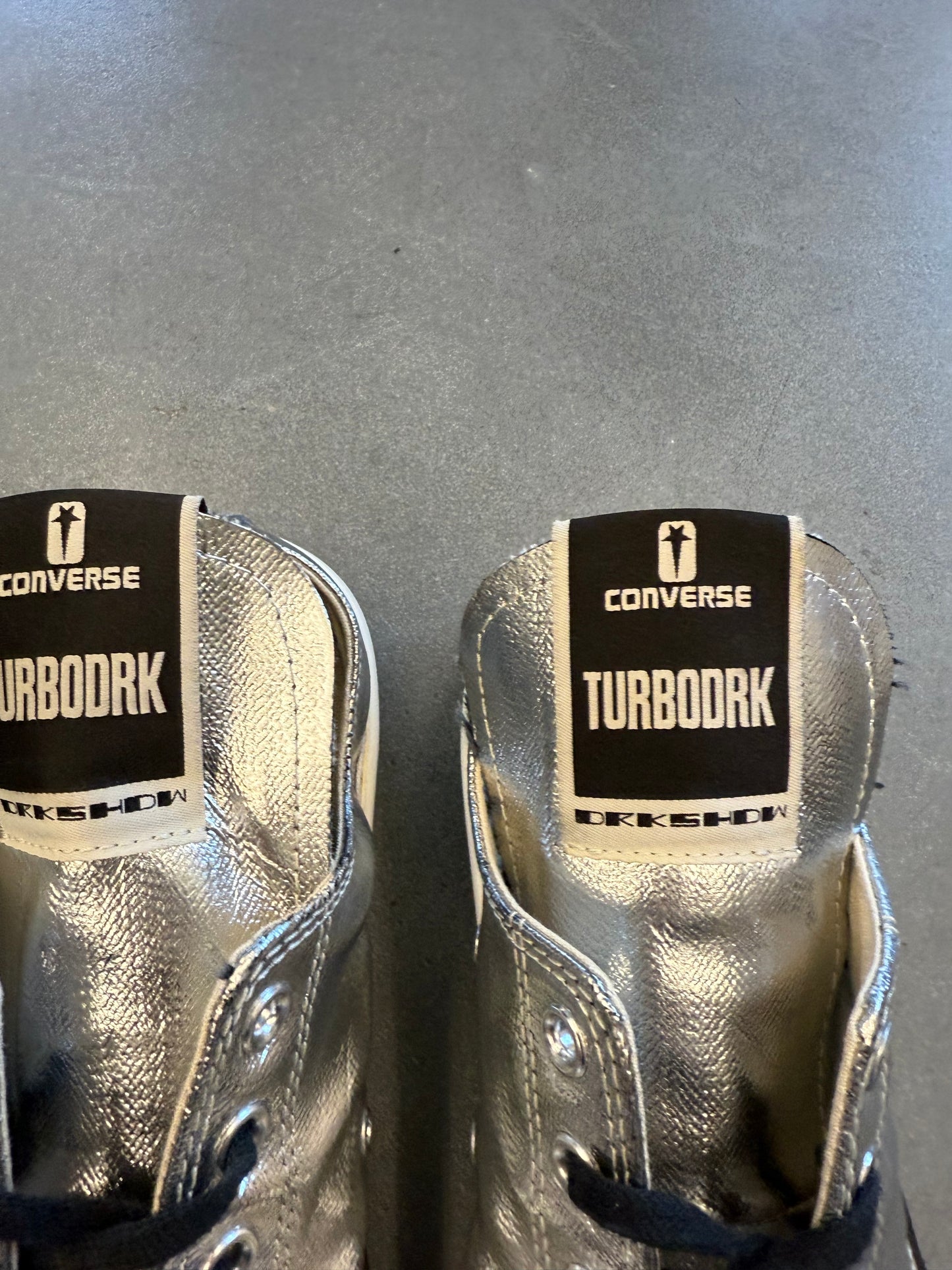 (SIZE 10.5) RICK OWENS TURBODRK DRKSHDW SILVER CHUCK 70 LOW SNEAKER