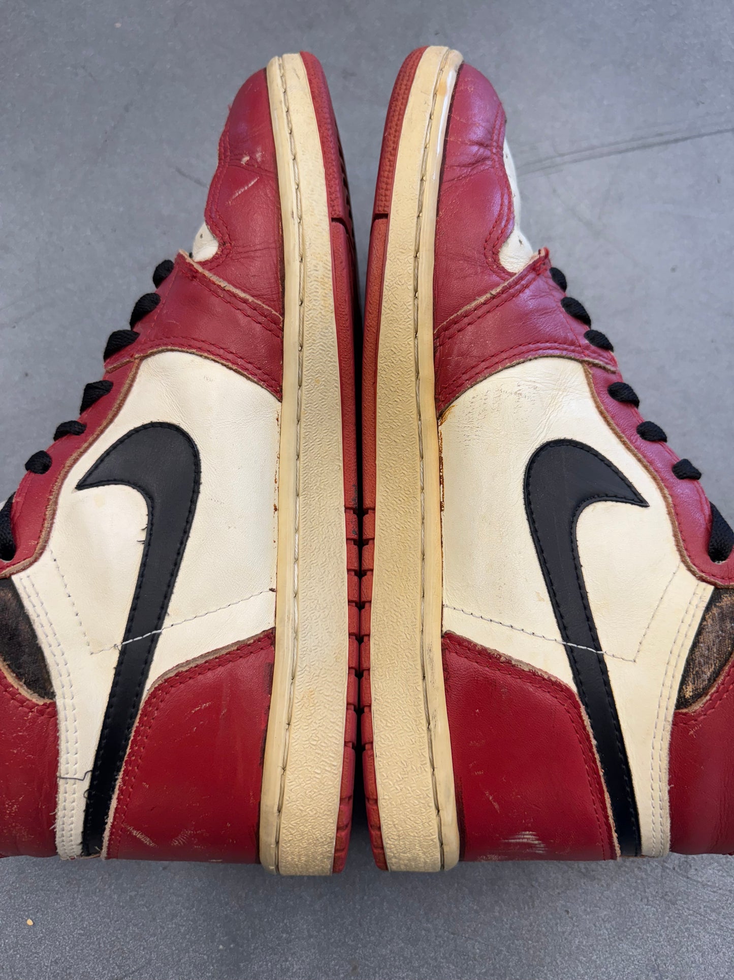 1985 SIZE 10.5 AIR JORDAN 1 CHICAGO (PRE-OWNED NO BOX)