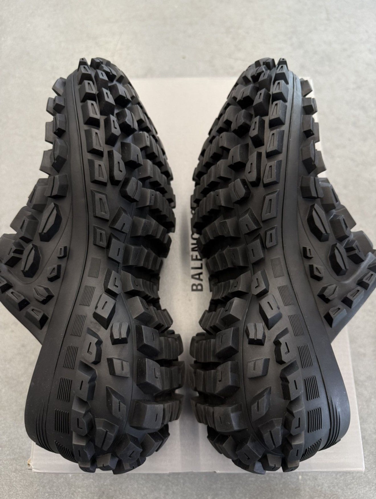 SIZE 43/10-10.5 BALENCIAGA DEFENDER CLOG BLACK (NEW WITH BOX)