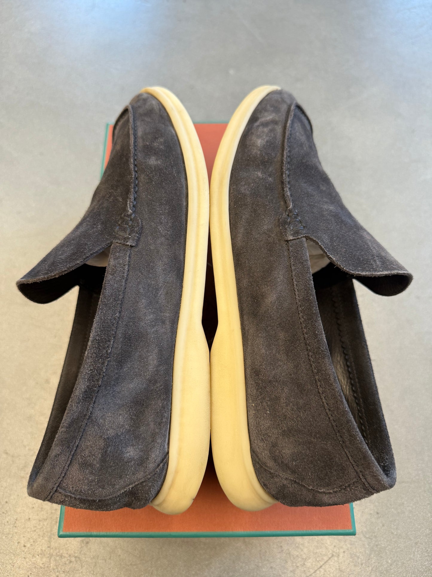SIZE 43 LORO PIANA SUMMER WALK SUEDE - CAVIAR (PRE-OWNED WITH BOX)