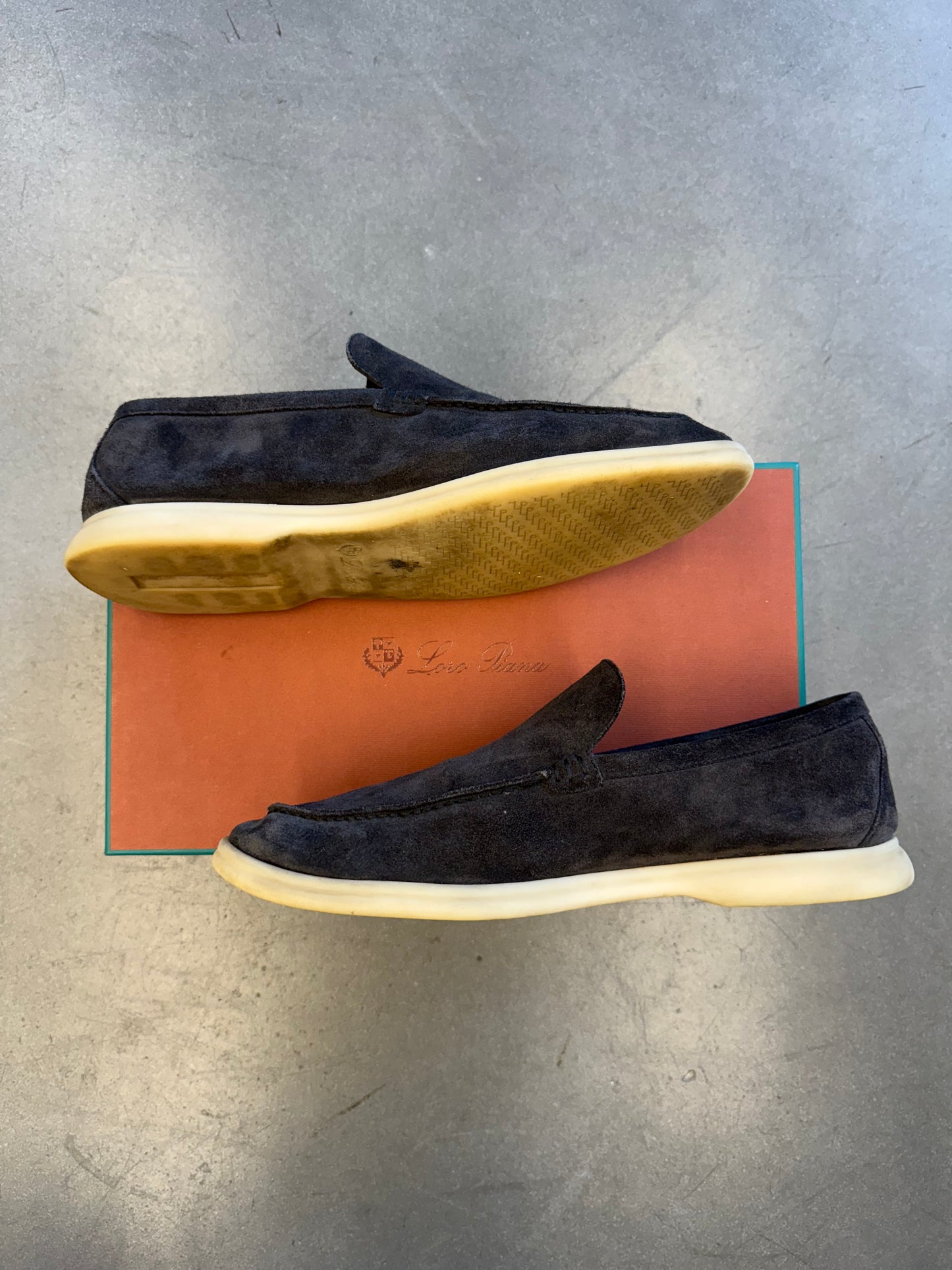 SIZE 43 LORO PIANA SUMMER WALK SUEDE - CAVIAR (PRE-OWNED WITH BOX)